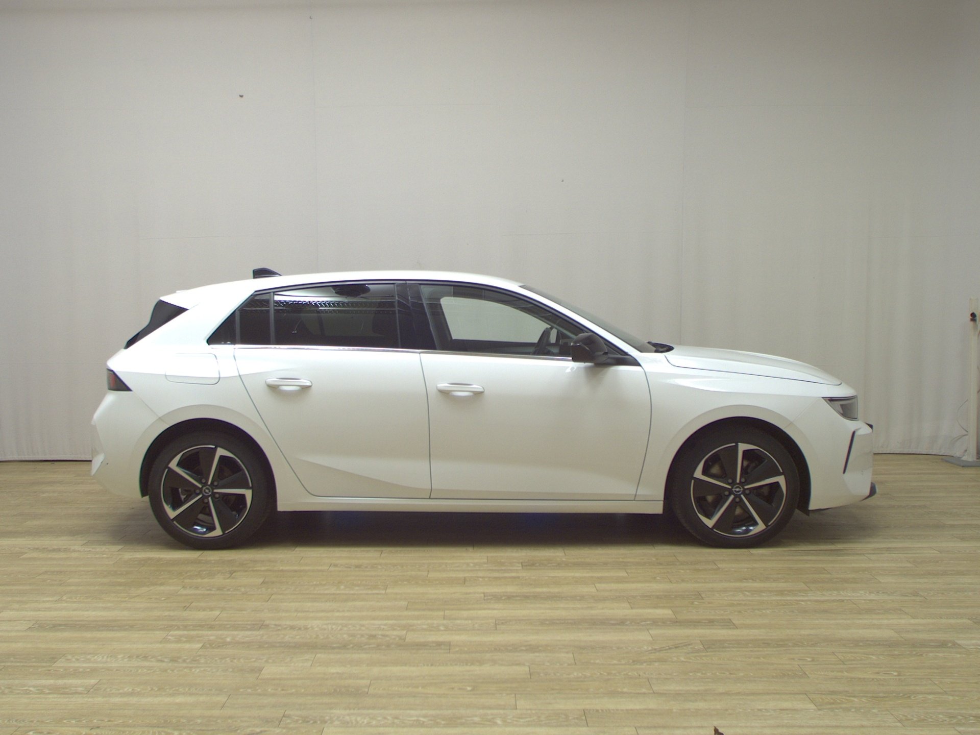 Opel Astra 1.5 D Business Elegance Navi LED vc RfK