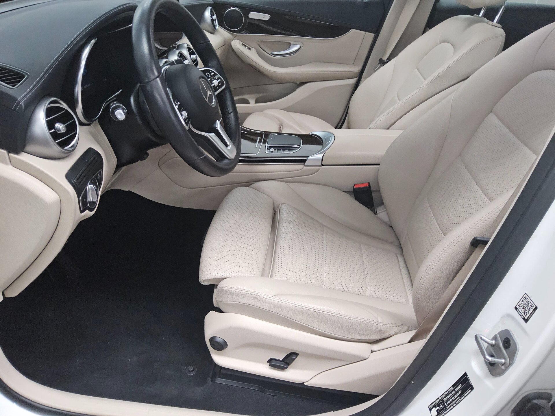 Mercedes-Benz GLC 300 de 4M Navi LED Shz Wide Leder Pano 9