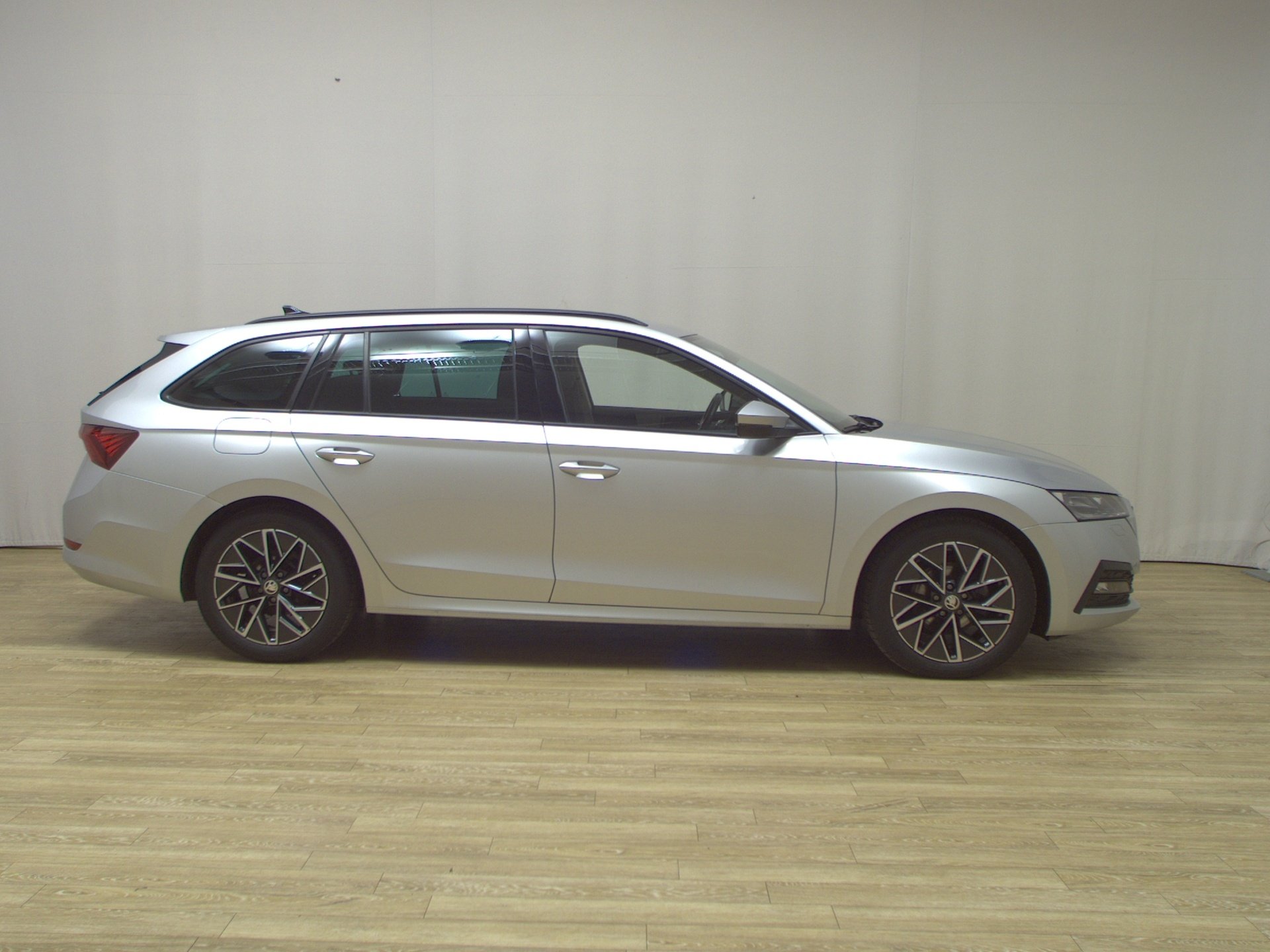 Skoda Octavia Kombi 2.0 TDI Ambition Navi LED Shz RFK