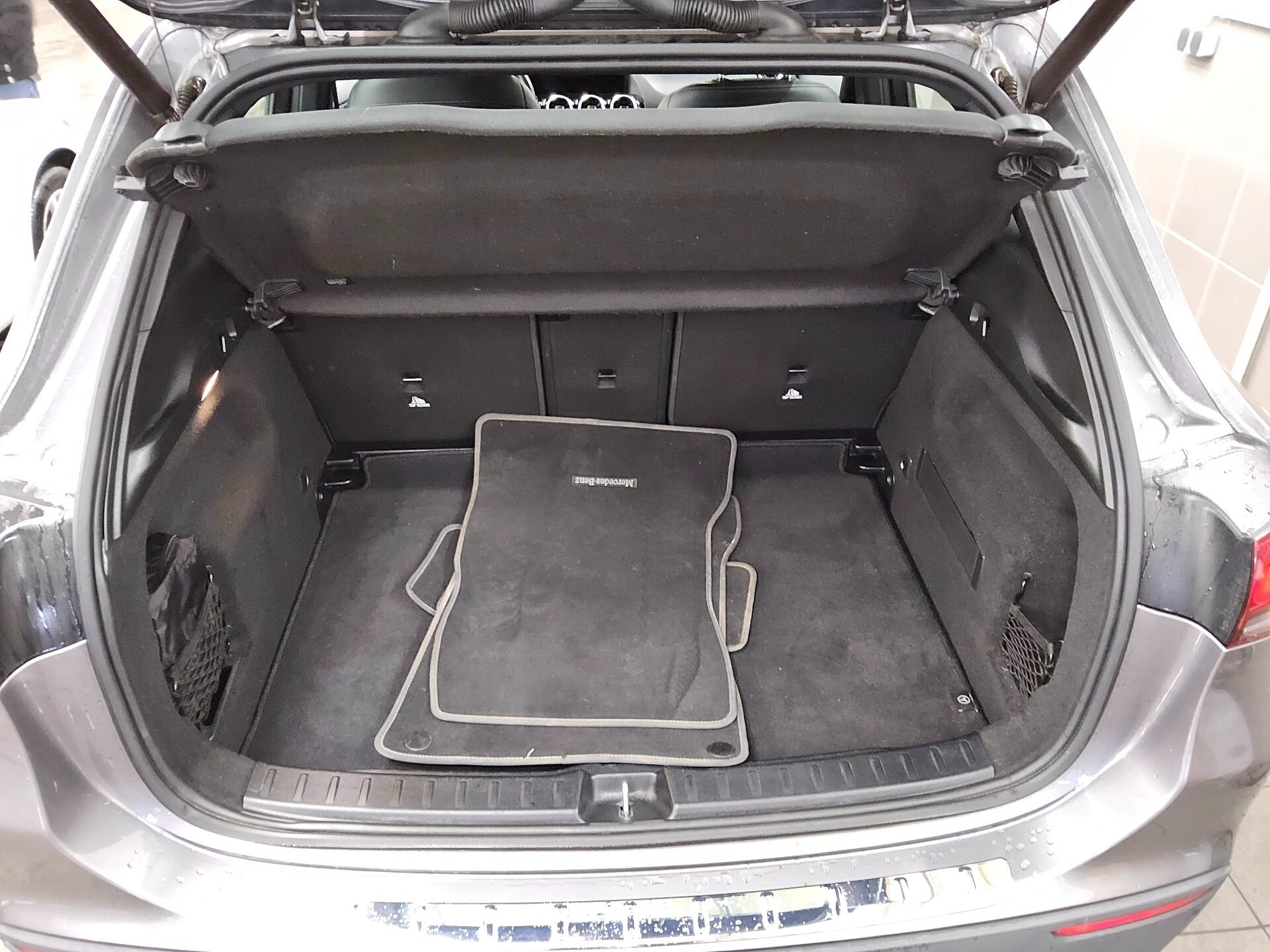 Mercedes-Benz GLA 200 d 12