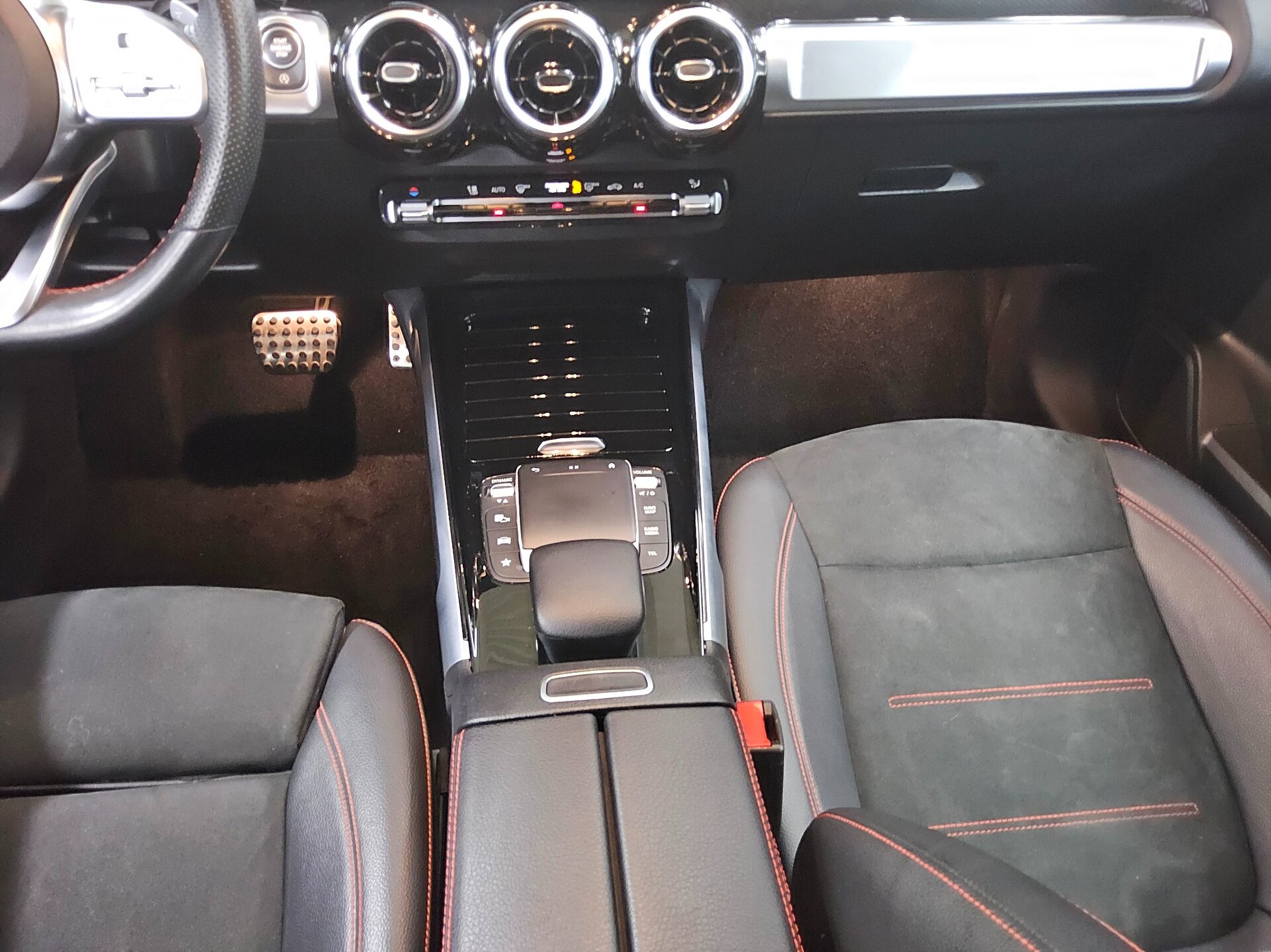 Mercedes-Benz GLB 200 d AMG-Line Navi Shz PDC 6