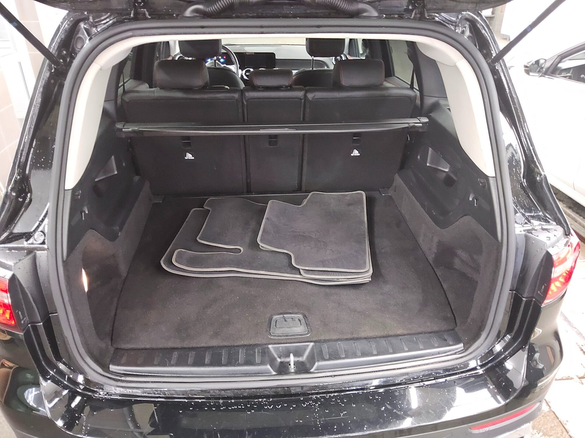 Mercedes-Benz GLB 200 d AMG-Line Navi Shz PDC 12