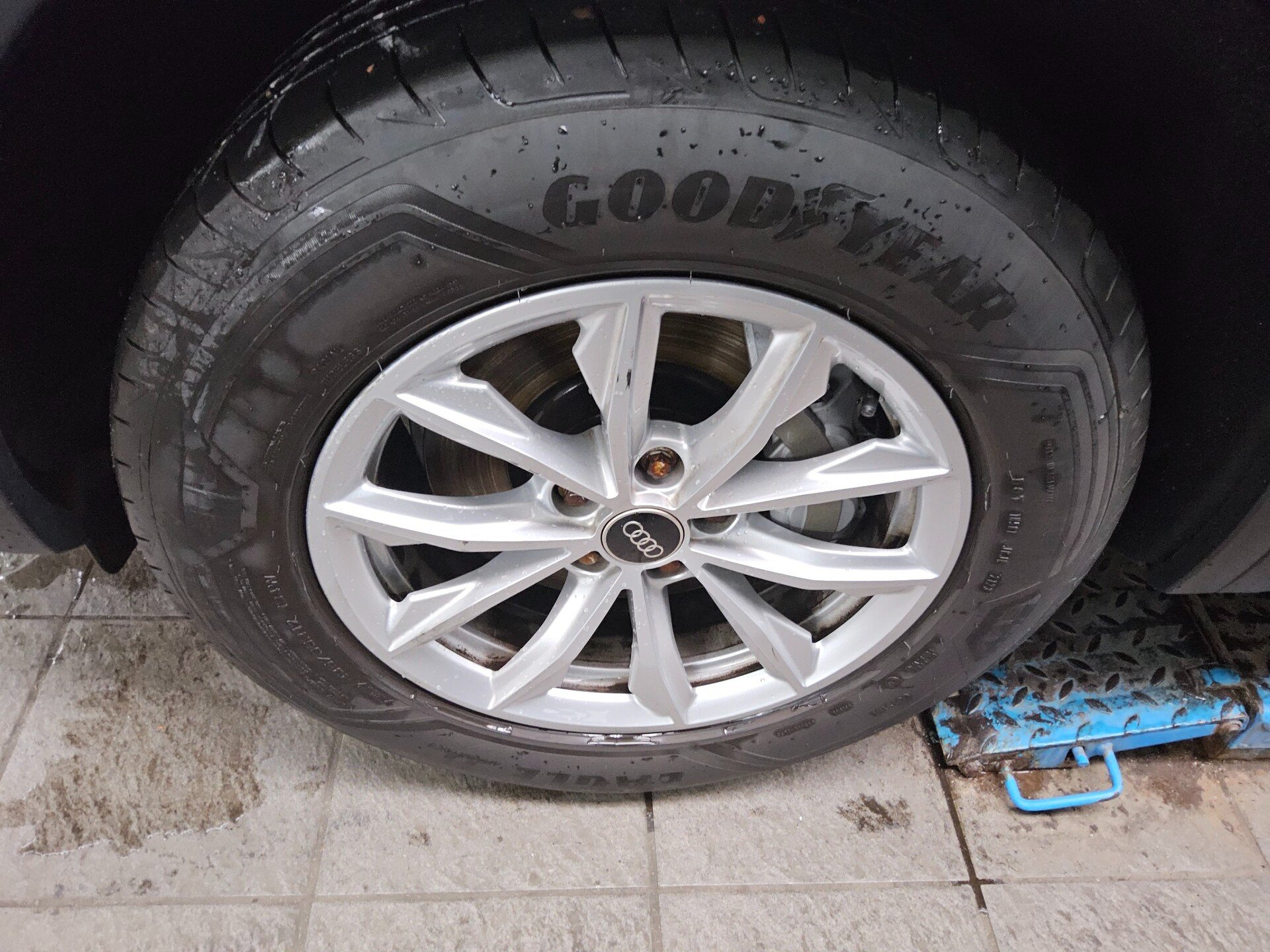 Audi Q5 40 TDI Qu. Navi vc+ LED AHK PDC Shz 11
