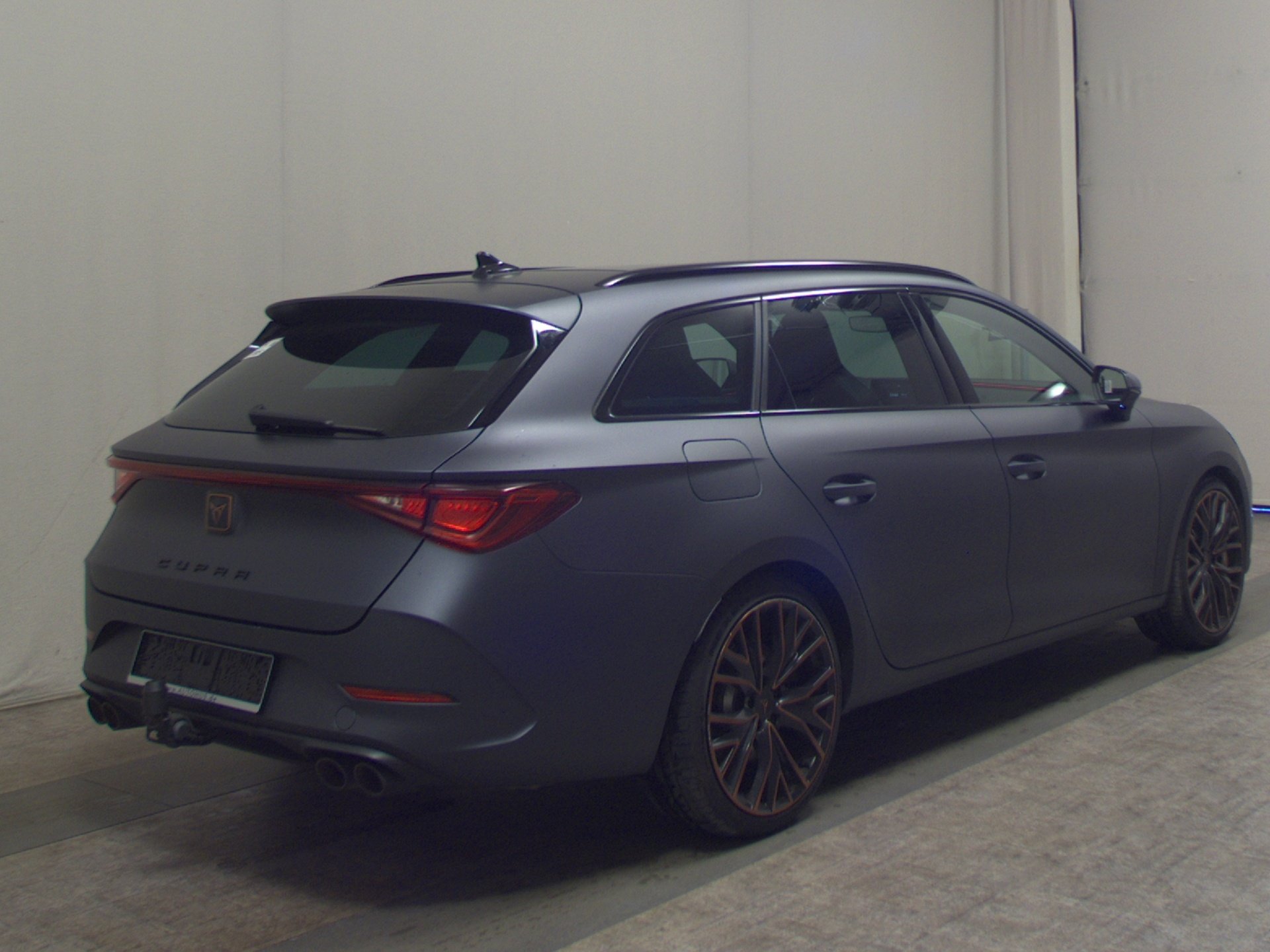 Cupra Leon Sportstourer 2.0 TSI 4Drive VZ Navi Pano vc 4