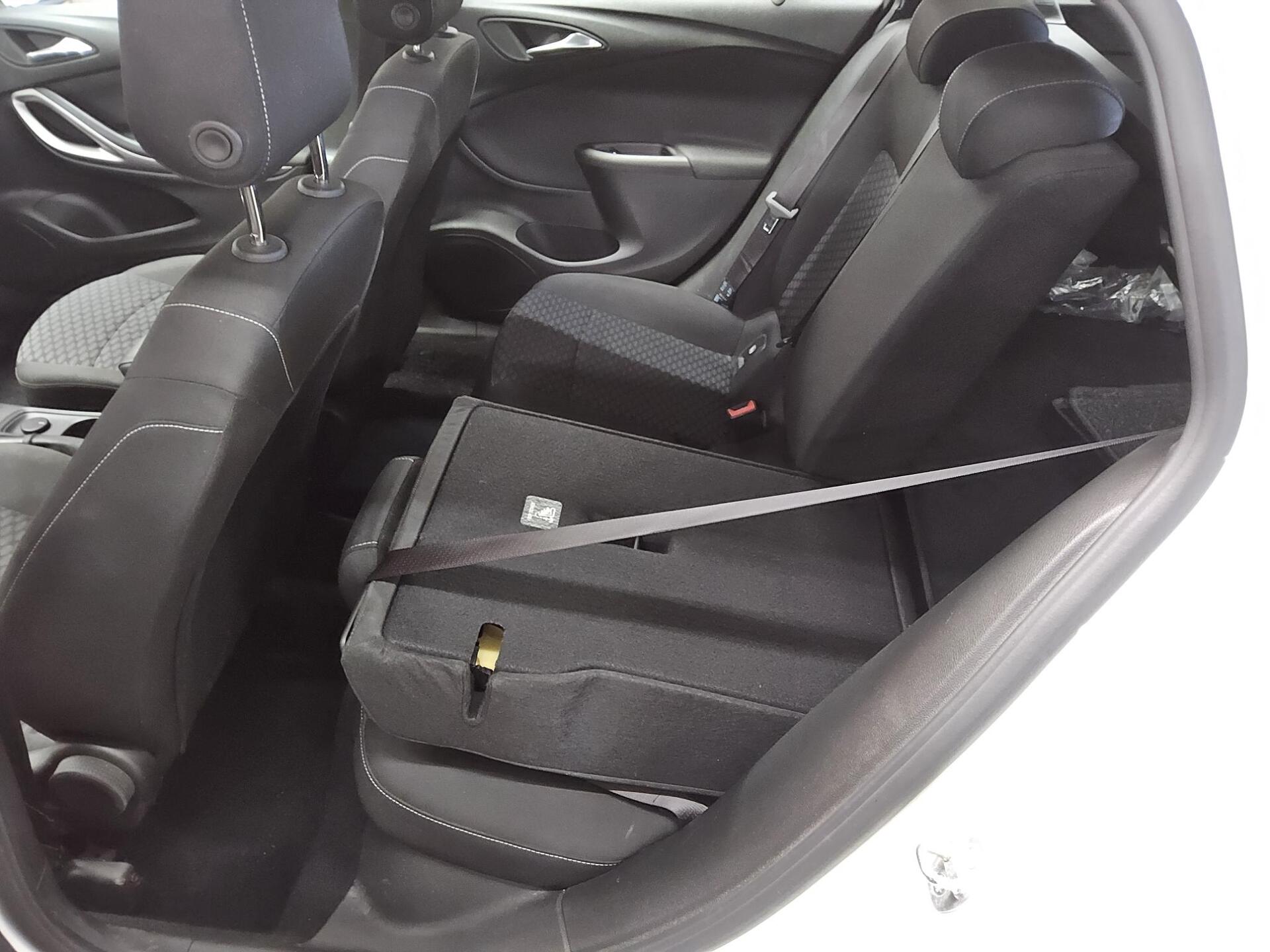 Opel Astra ST 1.5 D Business Ed. -Motorschaden- 12