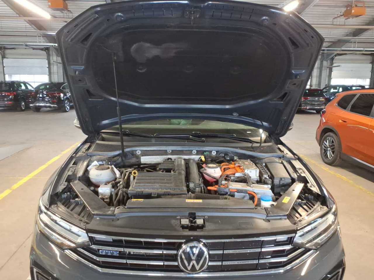 Volkswagen Passat Variant GTE 1.4 TSI NAVI KLIMAAUT LED SHZ PDC 11