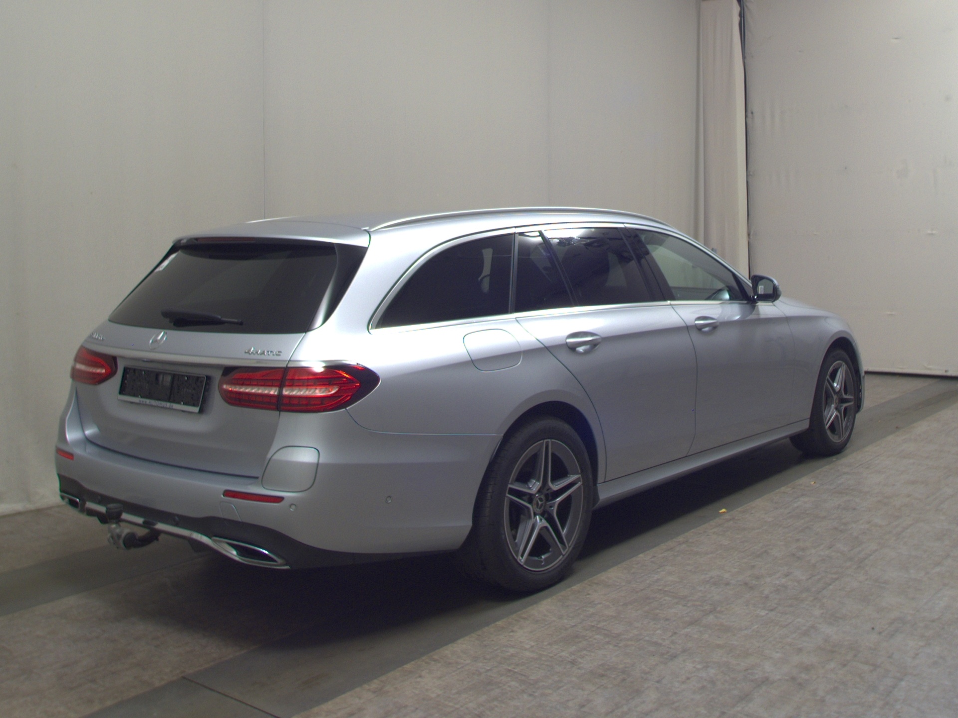 Mercedes-Benz E 300 T de 4M AMG-Line Navi LED Widescr. AHK RFK 4
