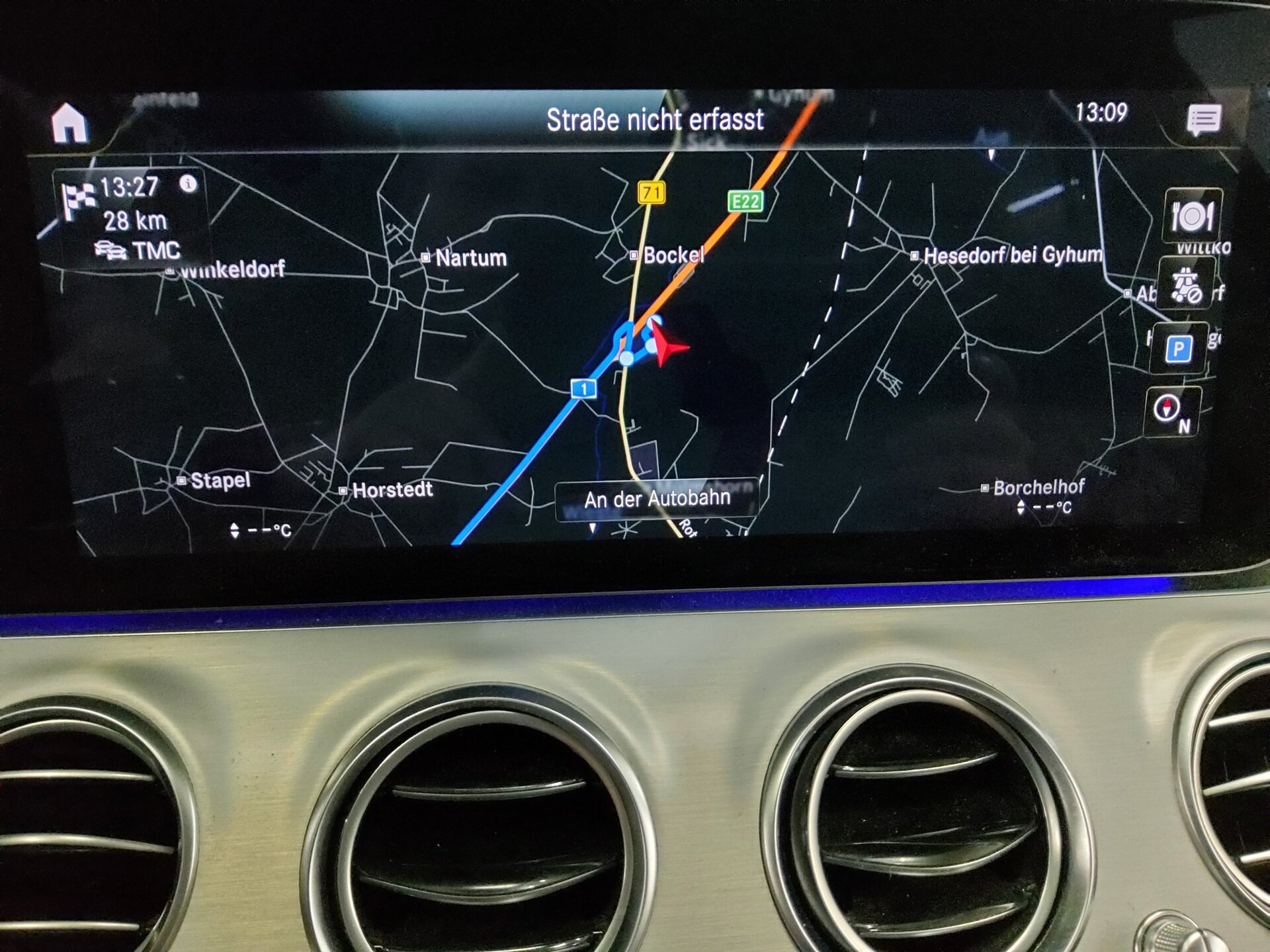 Mercedes-Benz E 300 T de 4M AMG-Line Navi LED Widescr. AHK RFK 7