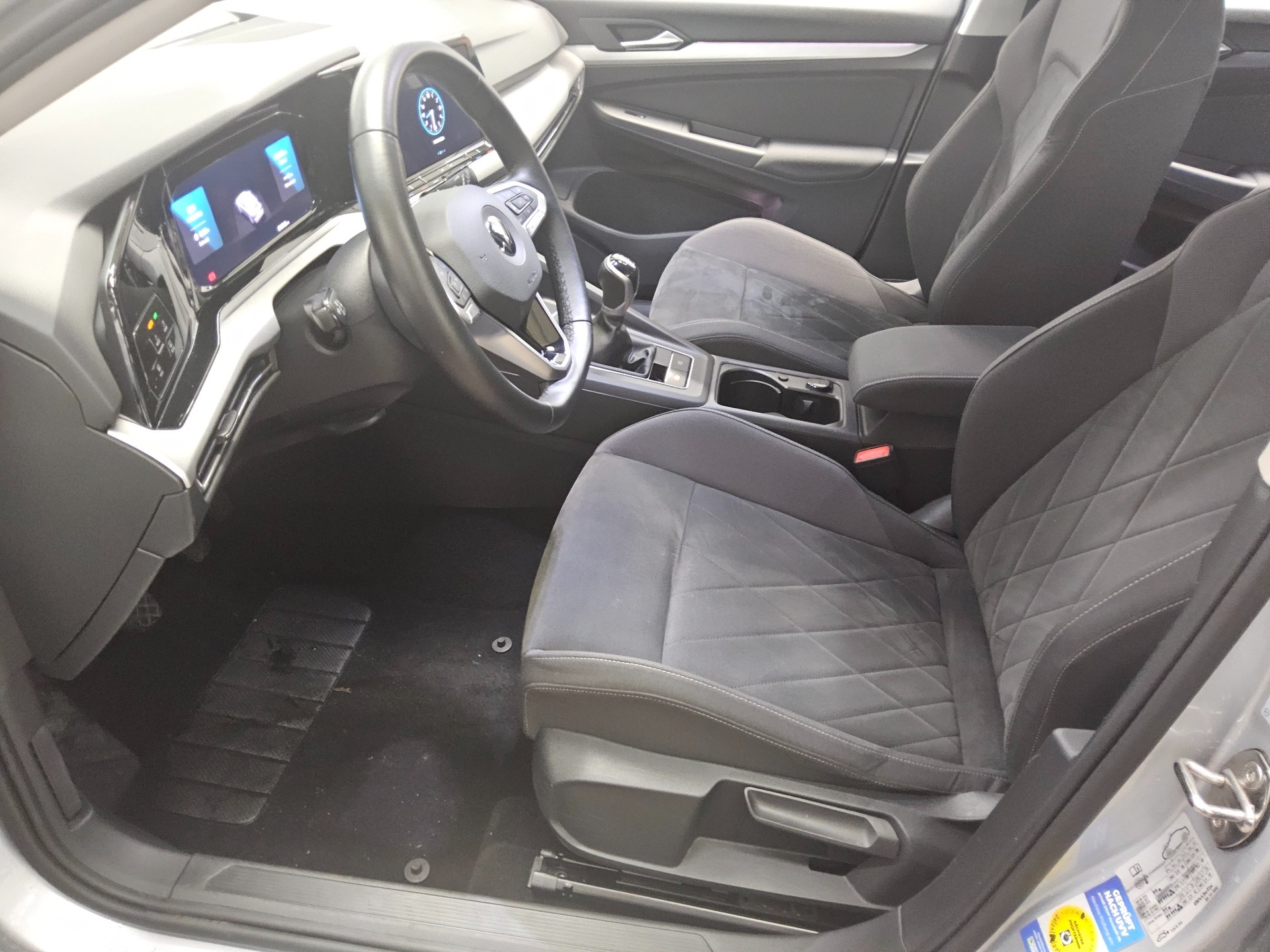 Volkswagen Golf-8 Var. 2.0 TDI Life Navi LED RfK ACC Shz 9