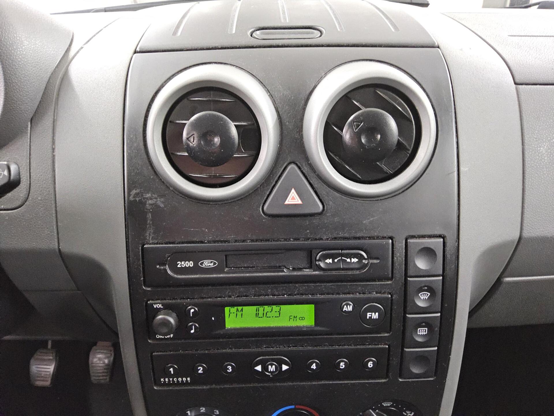 Ford Fusion 1.4 TDCi Trend AHK Shz Klima 7