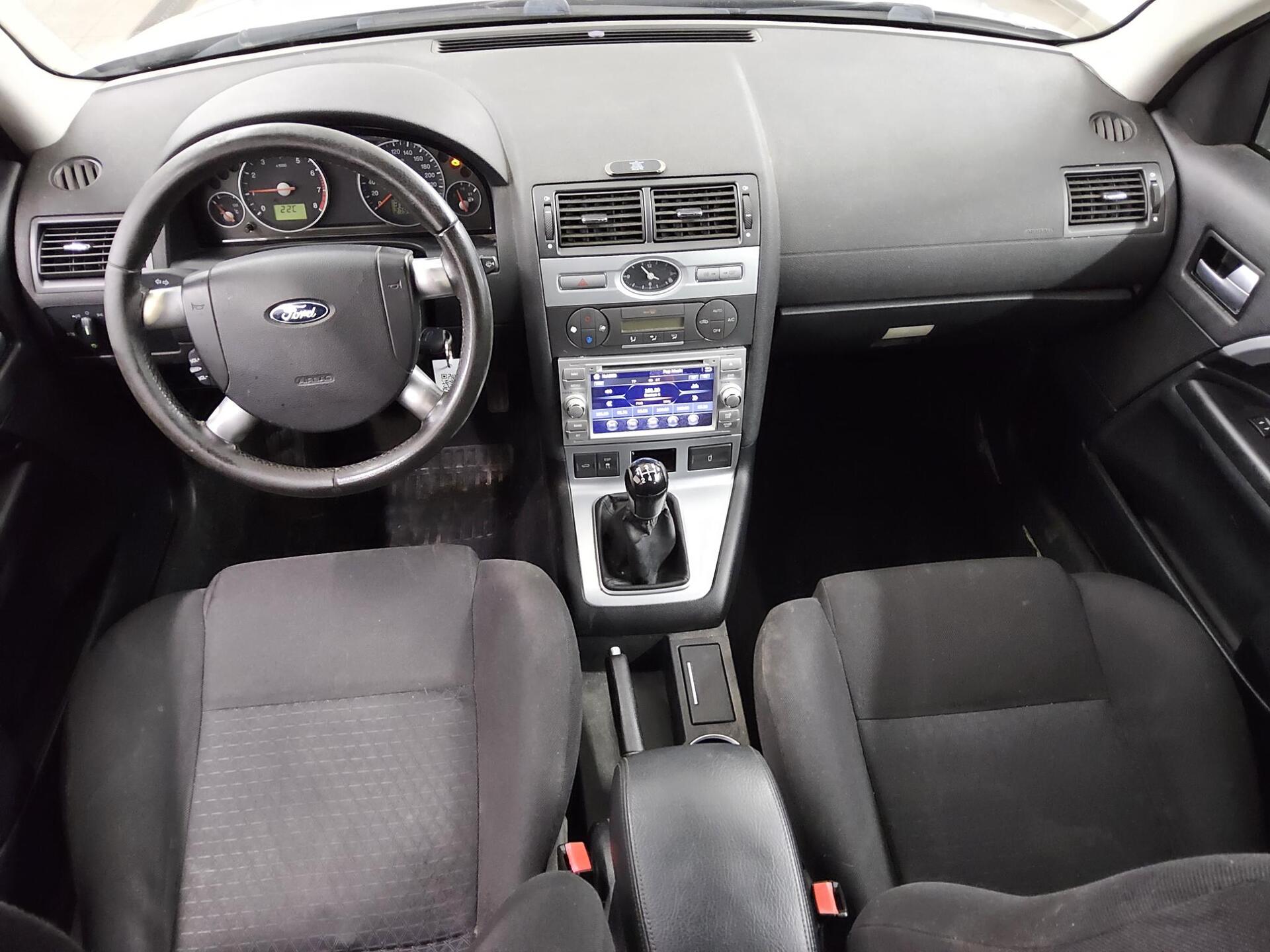 Ford Mondeo Turnier 1.8 Navi Klima HU 01/28 5