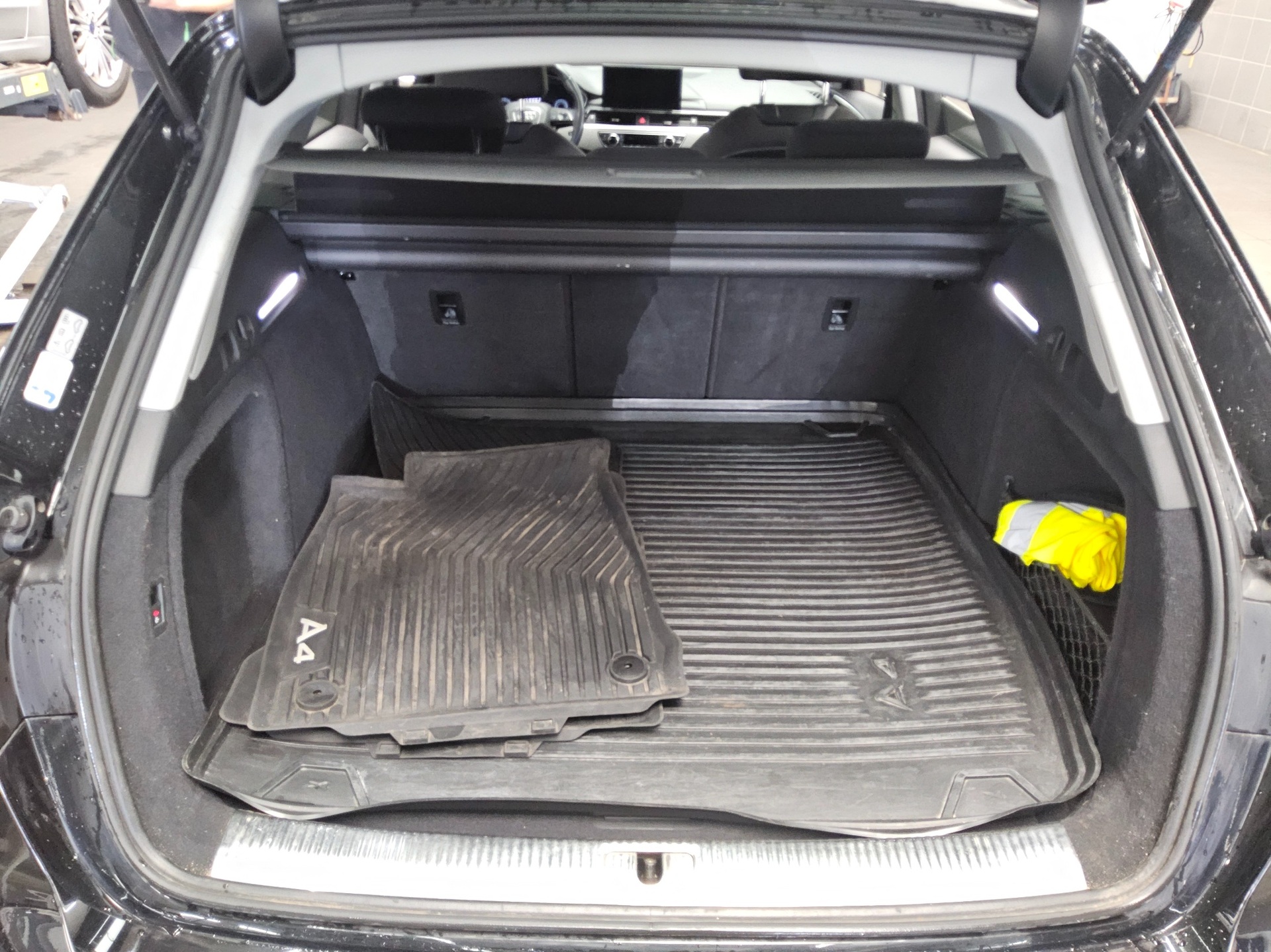 Audi A4 Avant 2.0 TDI advanced Navi+ LED vc RfK AHK 12