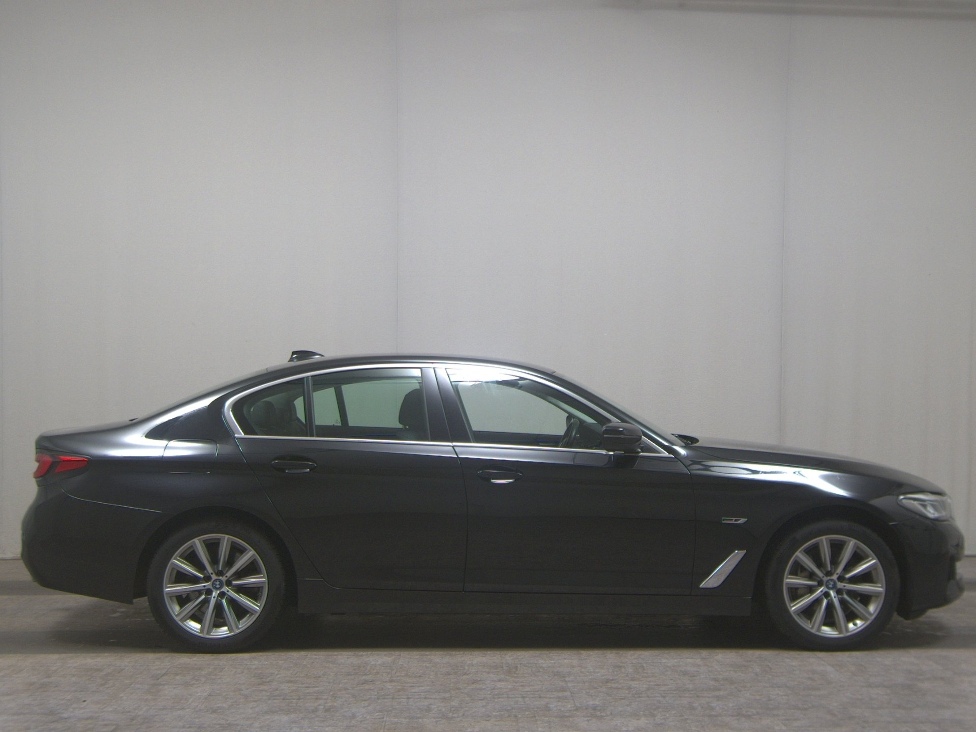 BMW 545e xDr Sport-Line Leder Navi LED LC Prof. AHK