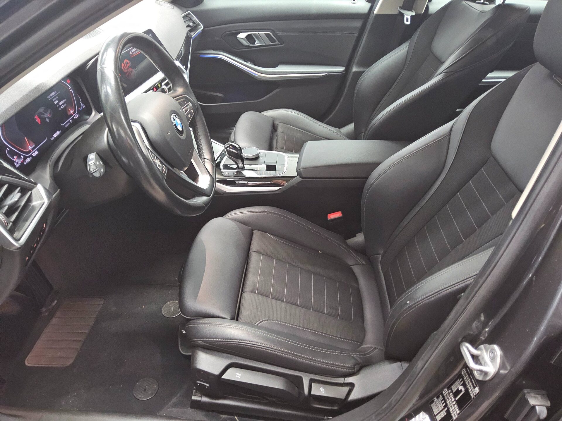 BMW 320dA Sport-Line T-Leder Nav LC Pro LED AHK HiFi 9