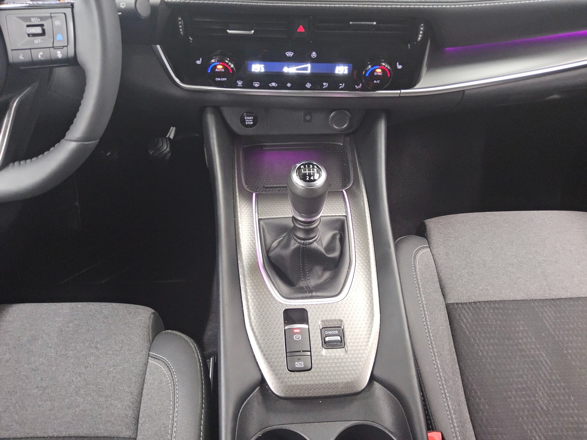 Nissan Qashqai 1.3 DIG-T N-Connecta Komfort+Winter Pkt Navi LED 6