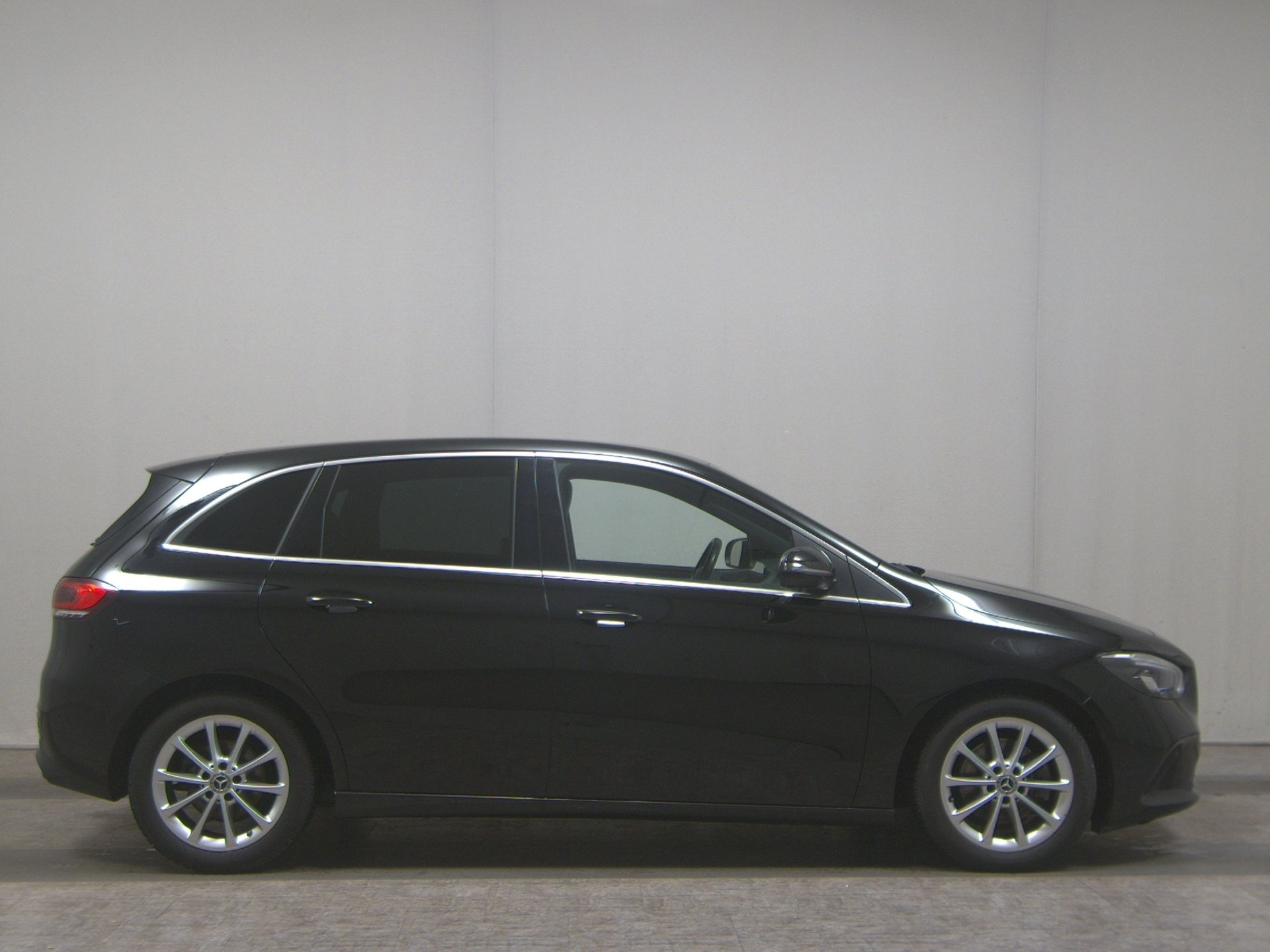 Mercedes-Benz B 200 d Progressive Navi LED AHK Park-Assist