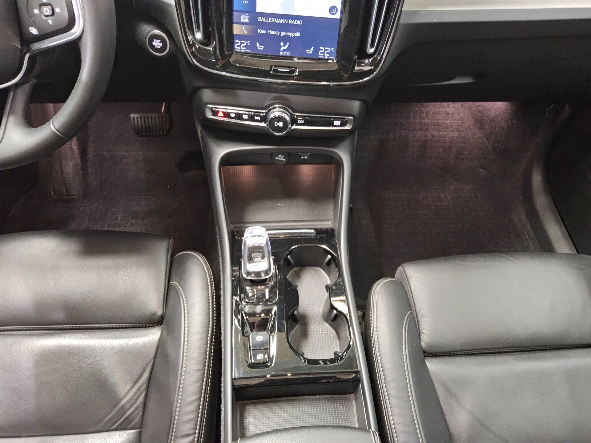 Volvo XC40 T4 Recharge Inscription Leder Navi LED AHK 6
