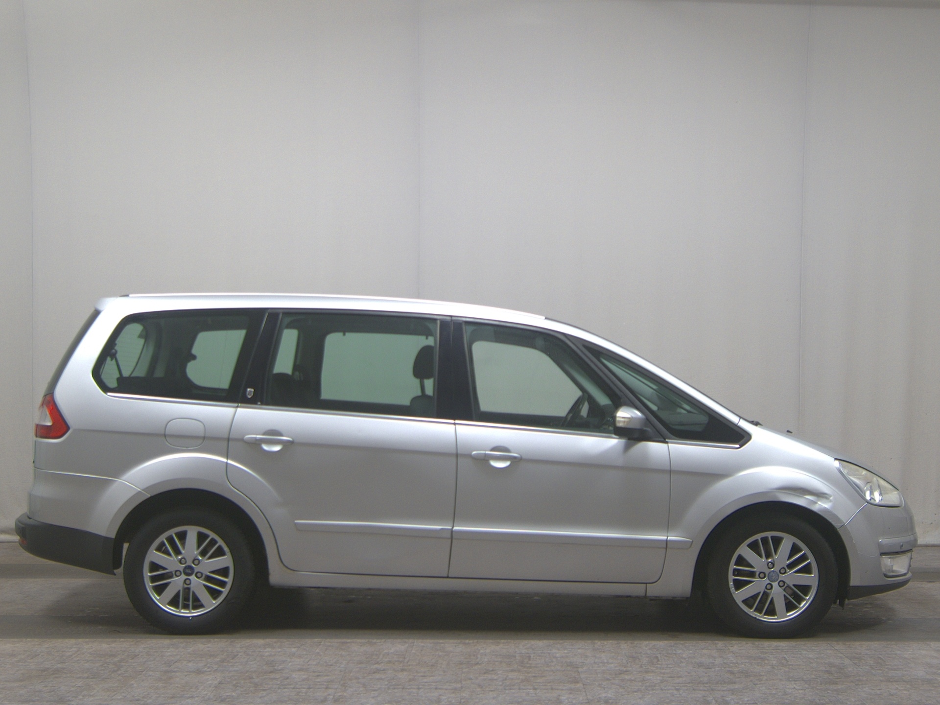 Ford Galaxy 2.0 TDCi Ghia 7-Sitzer AHK PDC
