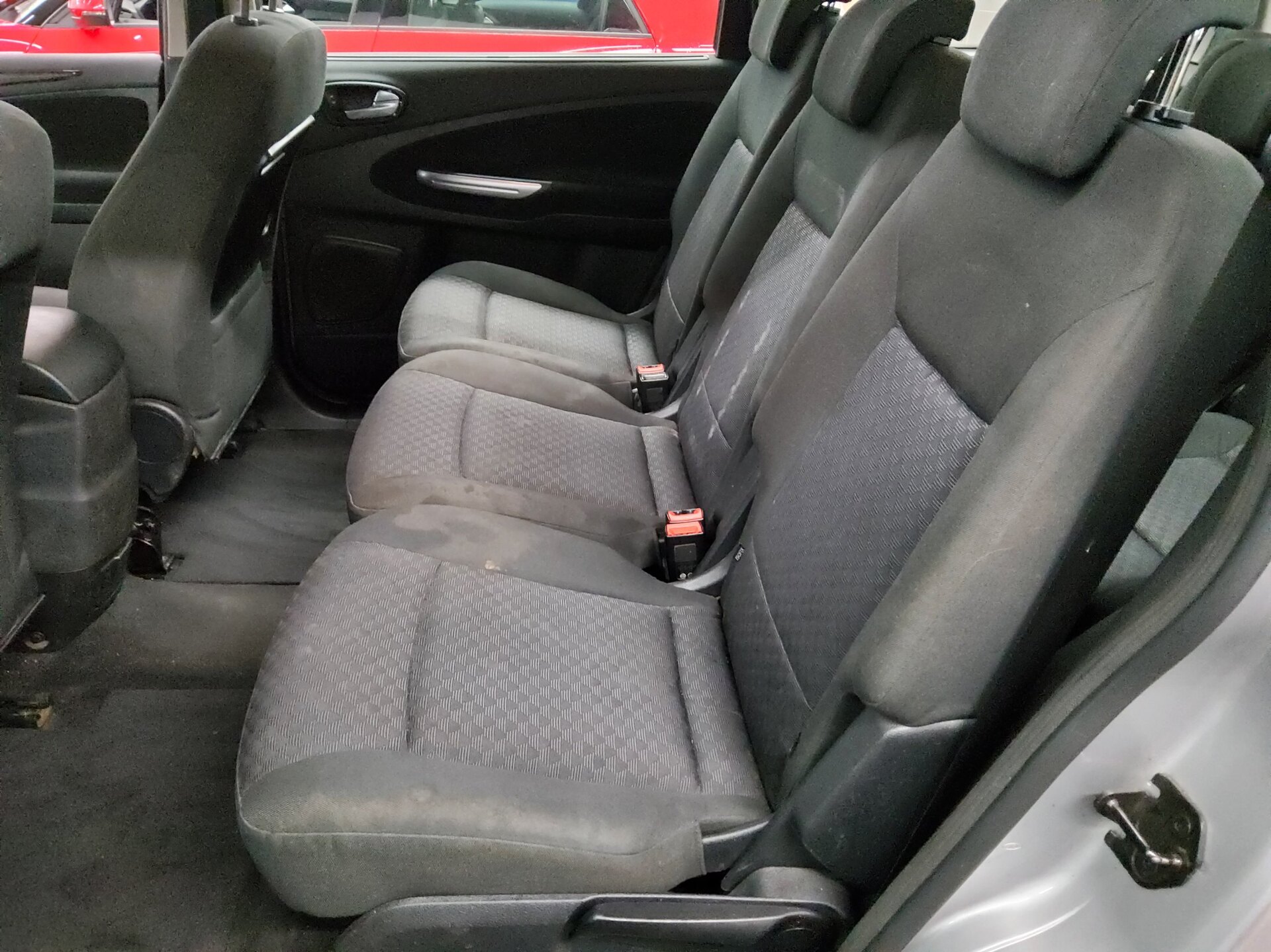 Ford Galaxy 2.0 TDCi Ghia 7-Sitzer AHK PDC 13
