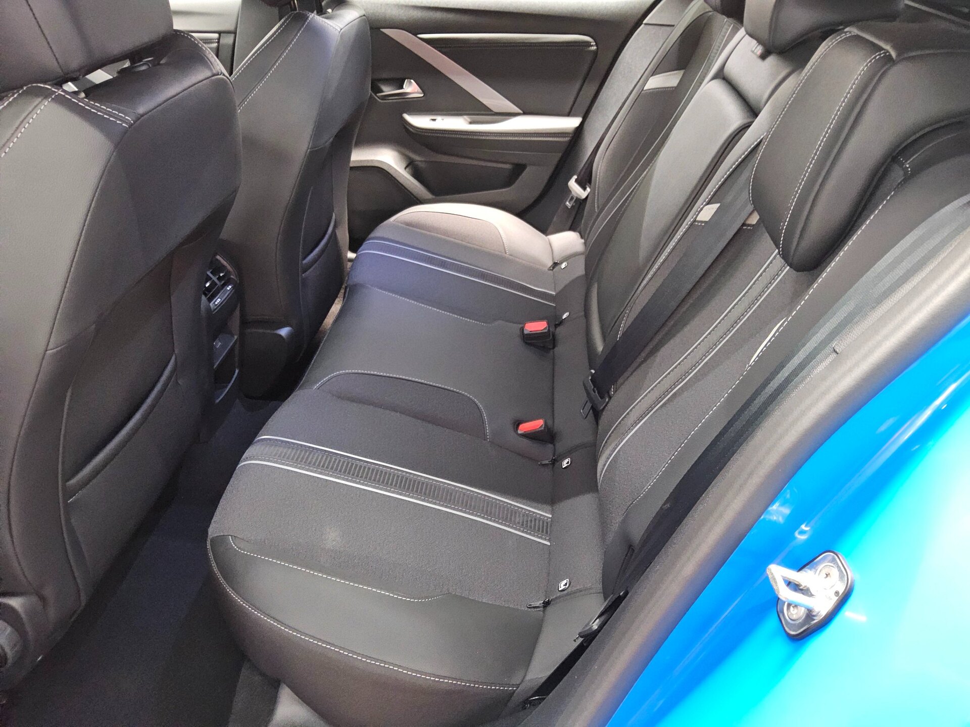 Opel Astra ST 1.2 Turbo GS Line T-Leder Navi LED HuD 13