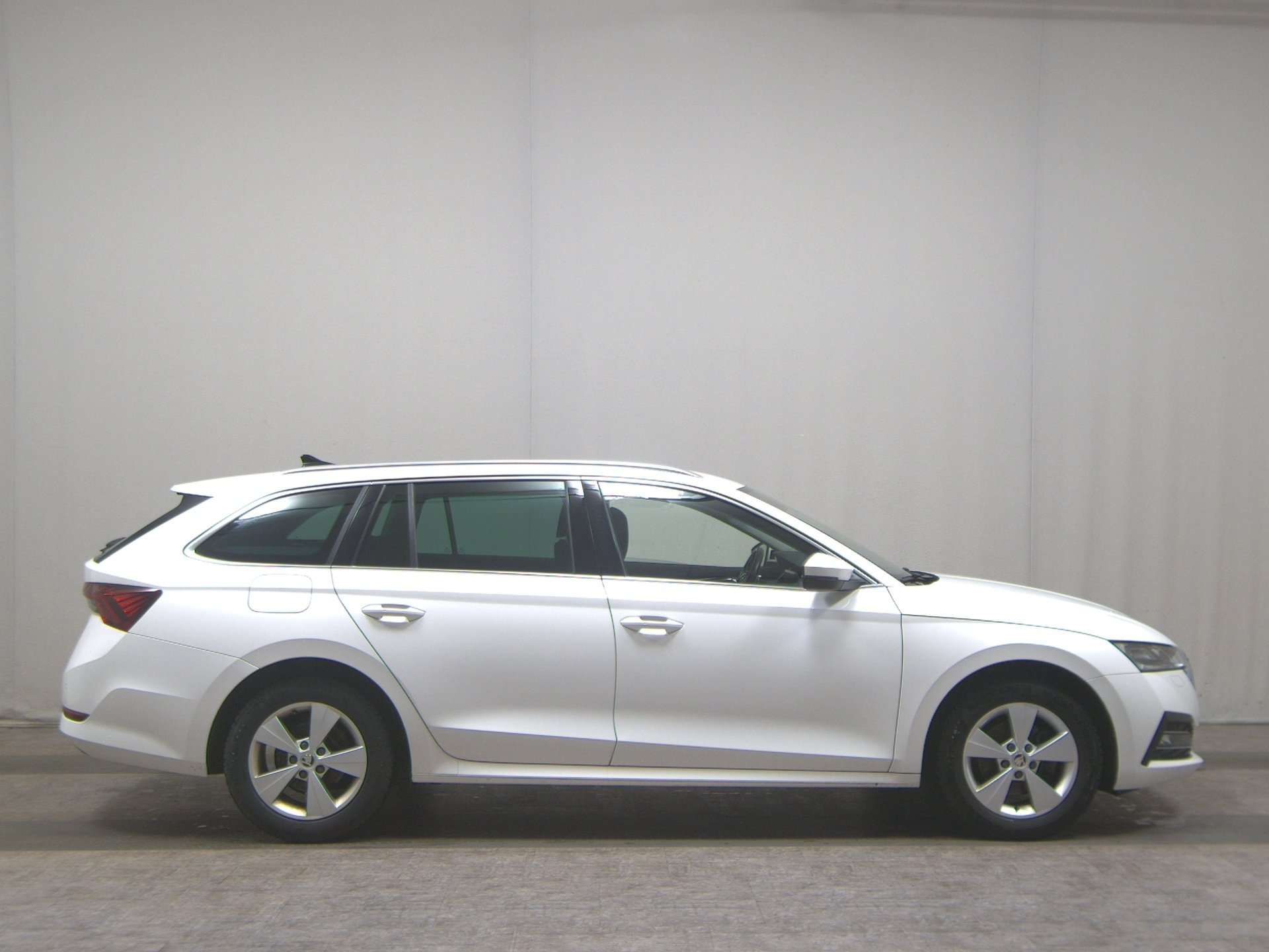 Skoda Octavia Kombi 2.0 TDI Style Navi LED Virtual HuD