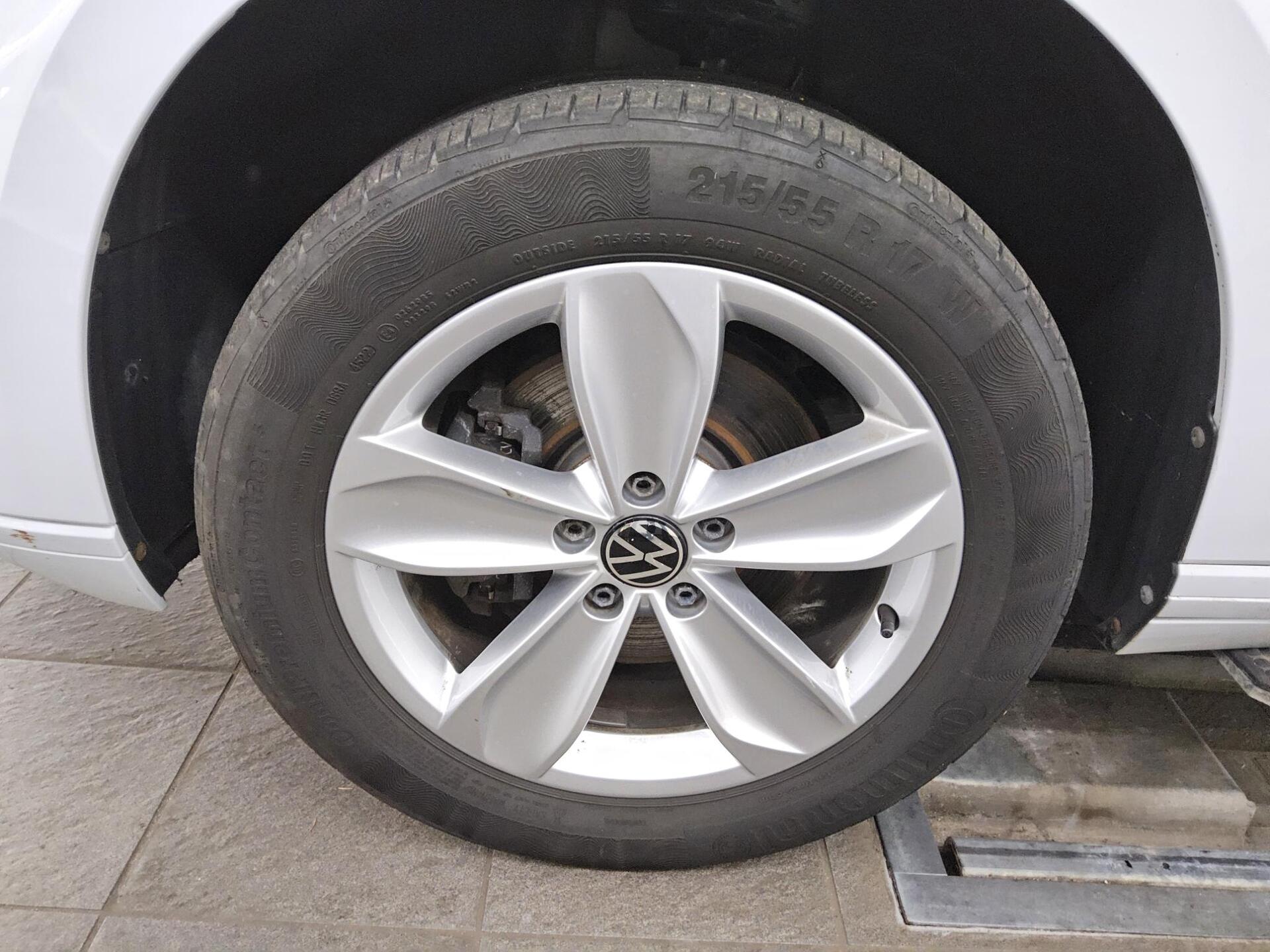 Volkswagen Passat Variant 2.0 TDI Business Navi LED RFK AHK 10