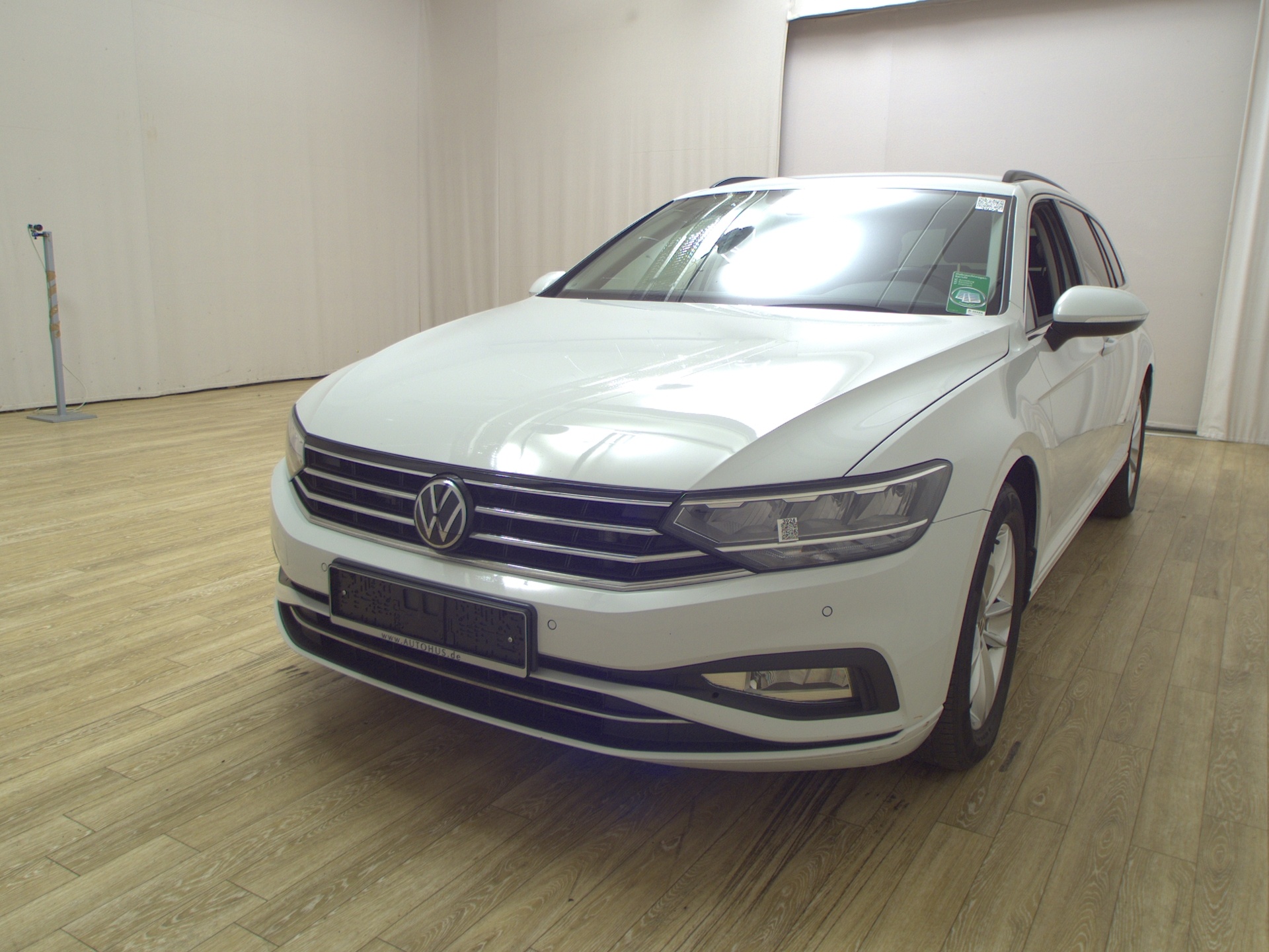 Volkswagen Passat Variant 2.0 TDI Business Navi LED RFK AHK 2