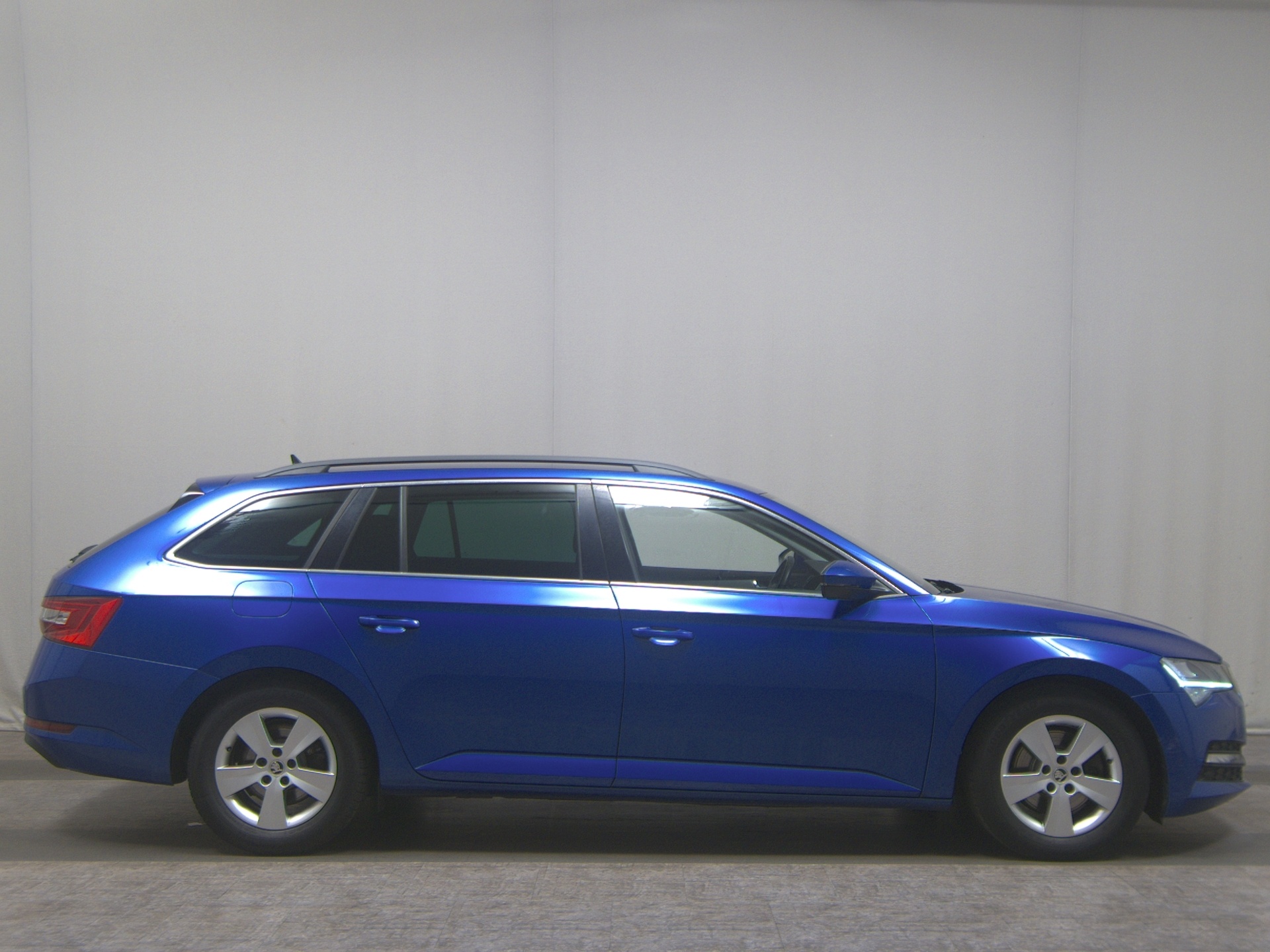 Skoda Superb Kombi 2.0 TDI Ambition Navi LED ACC Shz