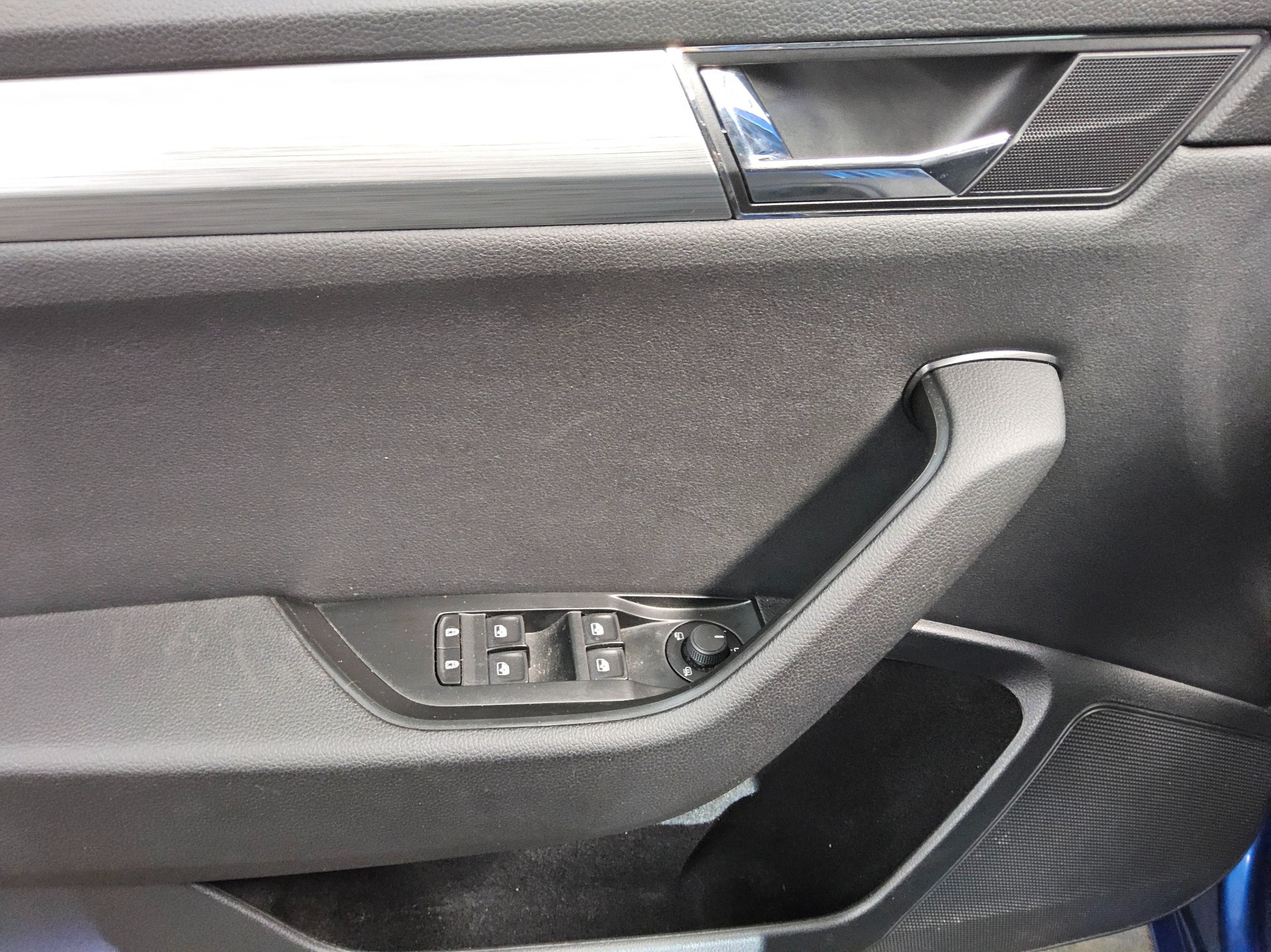 Skoda Superb Kombi 2.0 TDI Ambition Navi LED ACC Shz 9