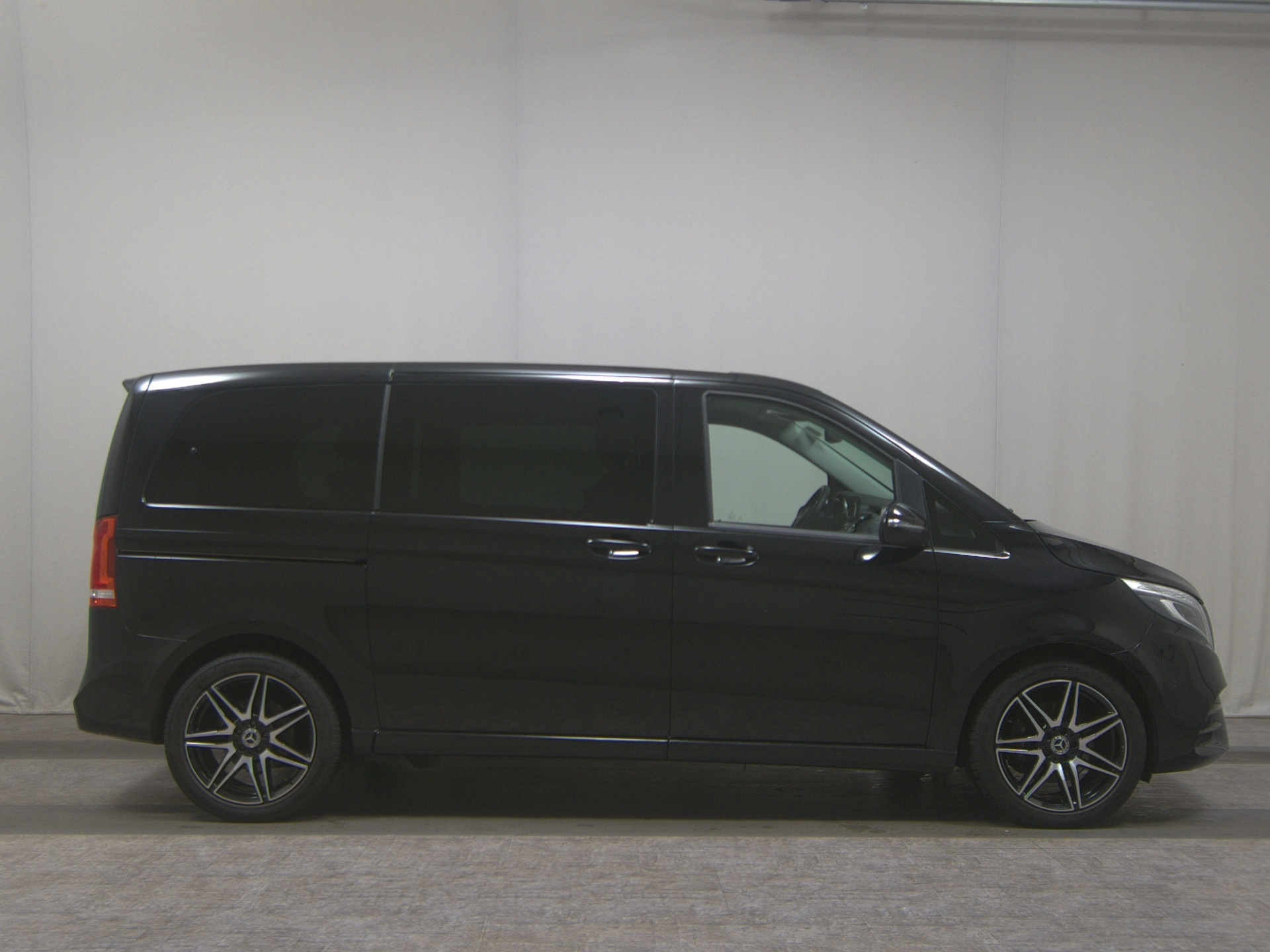 Mercedes-Benz V 250 d AMG-Line Night Leder Navi LED Kamera