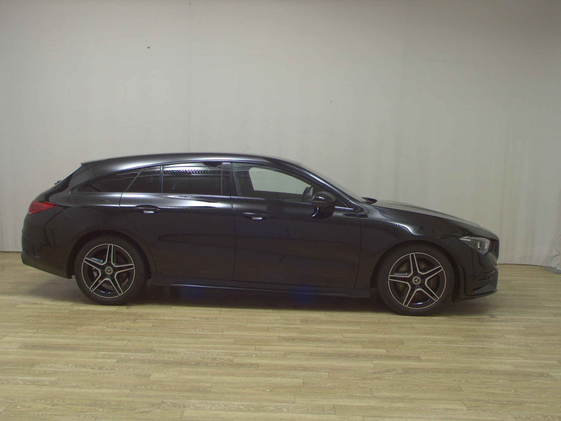 Mercedes-Benz CLA 220 SB d AMG-Line Navi LED MBUX+ 360° Sound