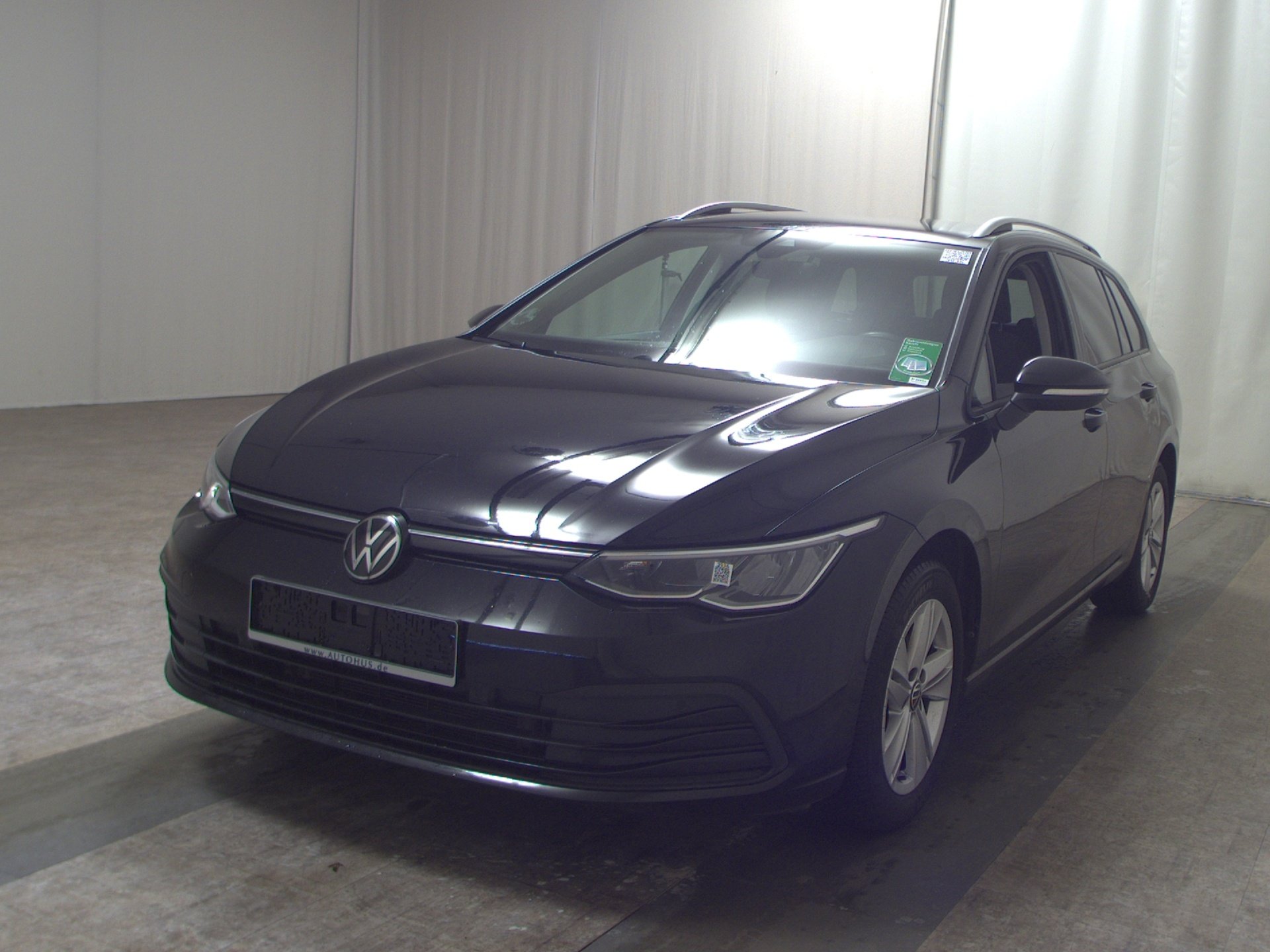 Volkswagen Golf-8 Var. 2.0 TDI Life Navi LED AID RfK ACC 2