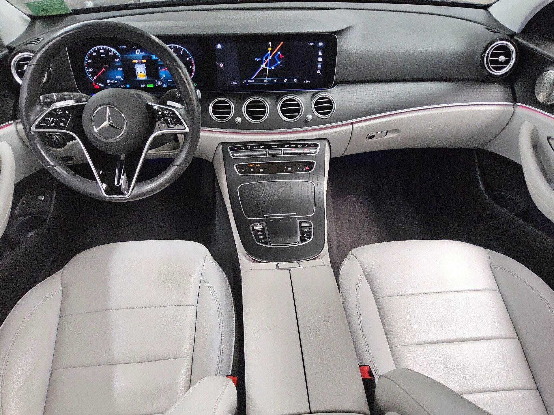 Mercedes-Benz E 200 T Avantgarde Nav Widescreen Pano Burmester 5