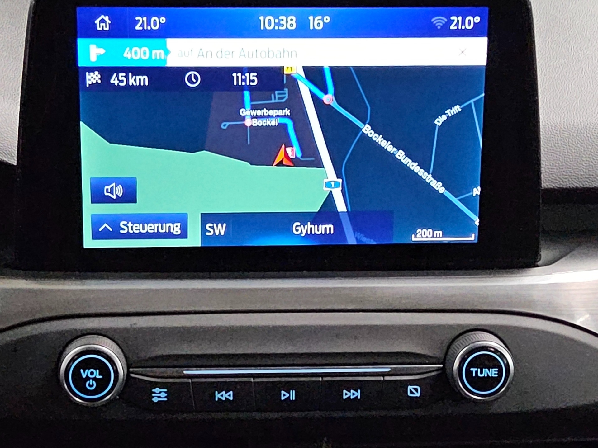 Ford Focus Turnier 1.5 EB Titanium Navi LED ACC Shz 7