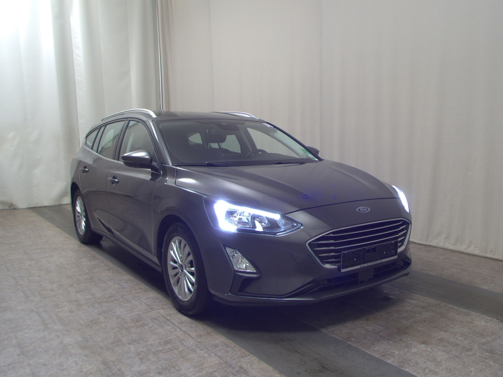 Ford Focus Turnier 1.5 EB Titanium Navi LED ACC Shz 3