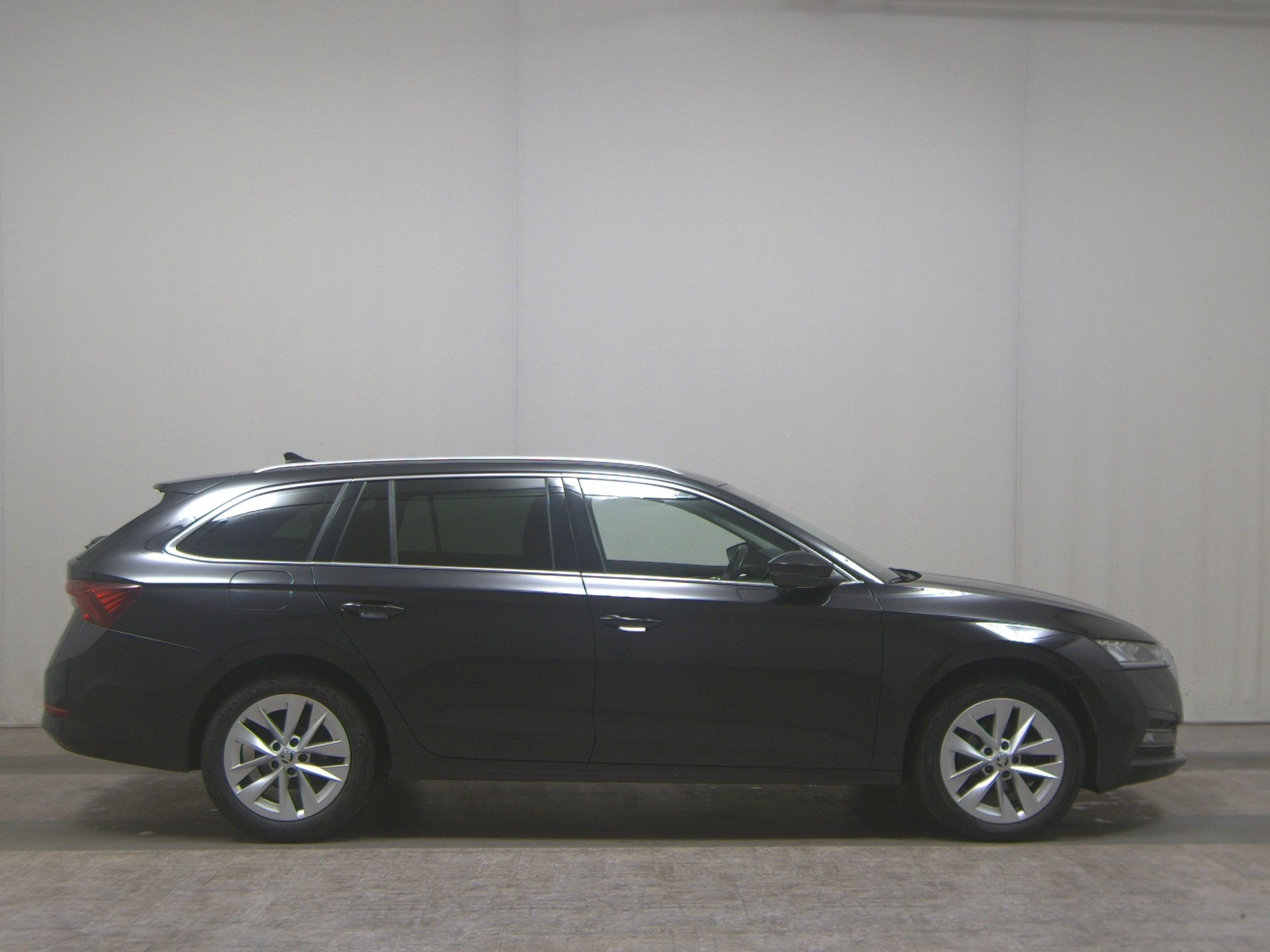 Skoda Octavia Kombi 2.0 TDI Style Navi LED vc RfK ACC