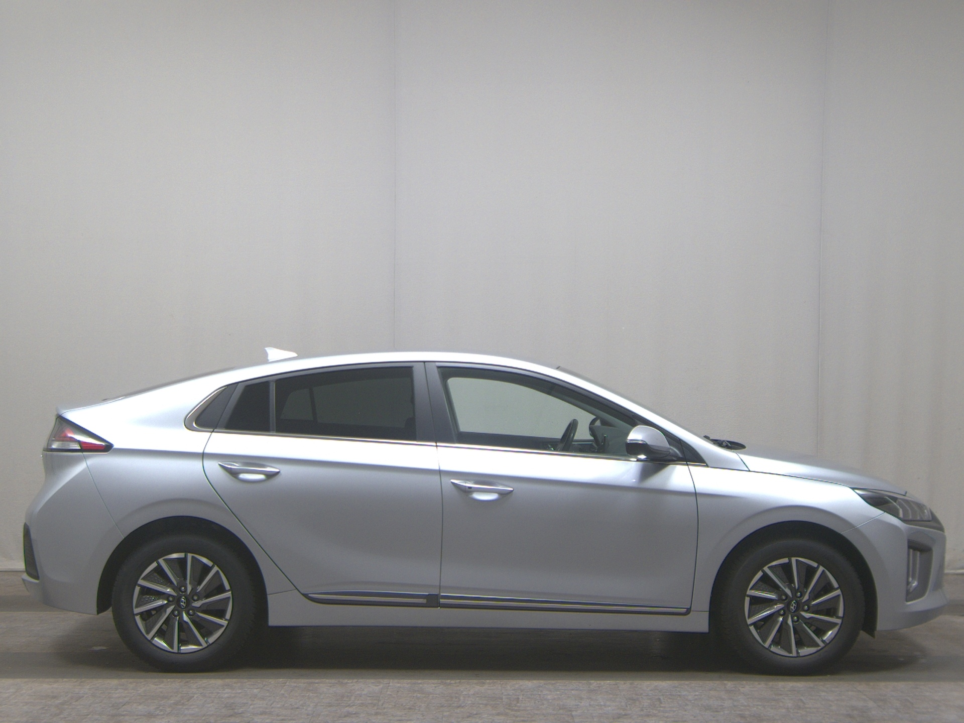 Hyundai IONIQ Elektro Style Navi LED DC RFK PDC Shz