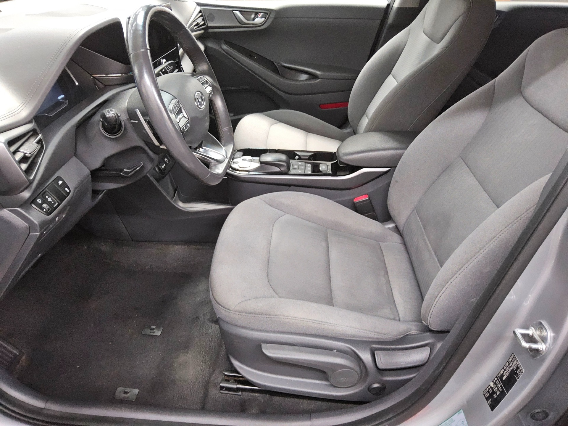 Hyundai IONIQ Elektro Style Navi LED DC RFK PDC Shz 9