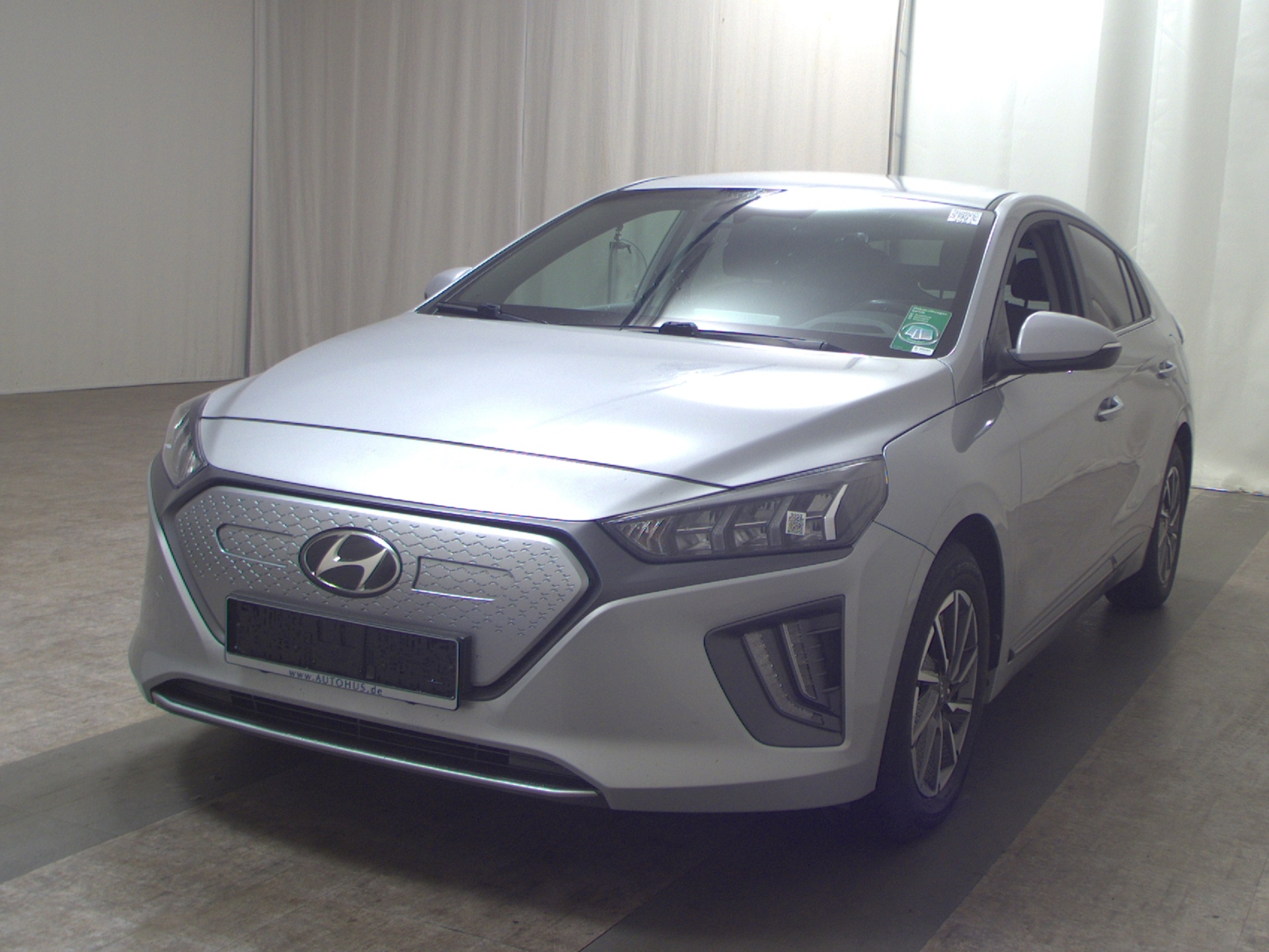 Hyundai IONIQ Elektro Style Navi LED DC RFK PDC Shz 2