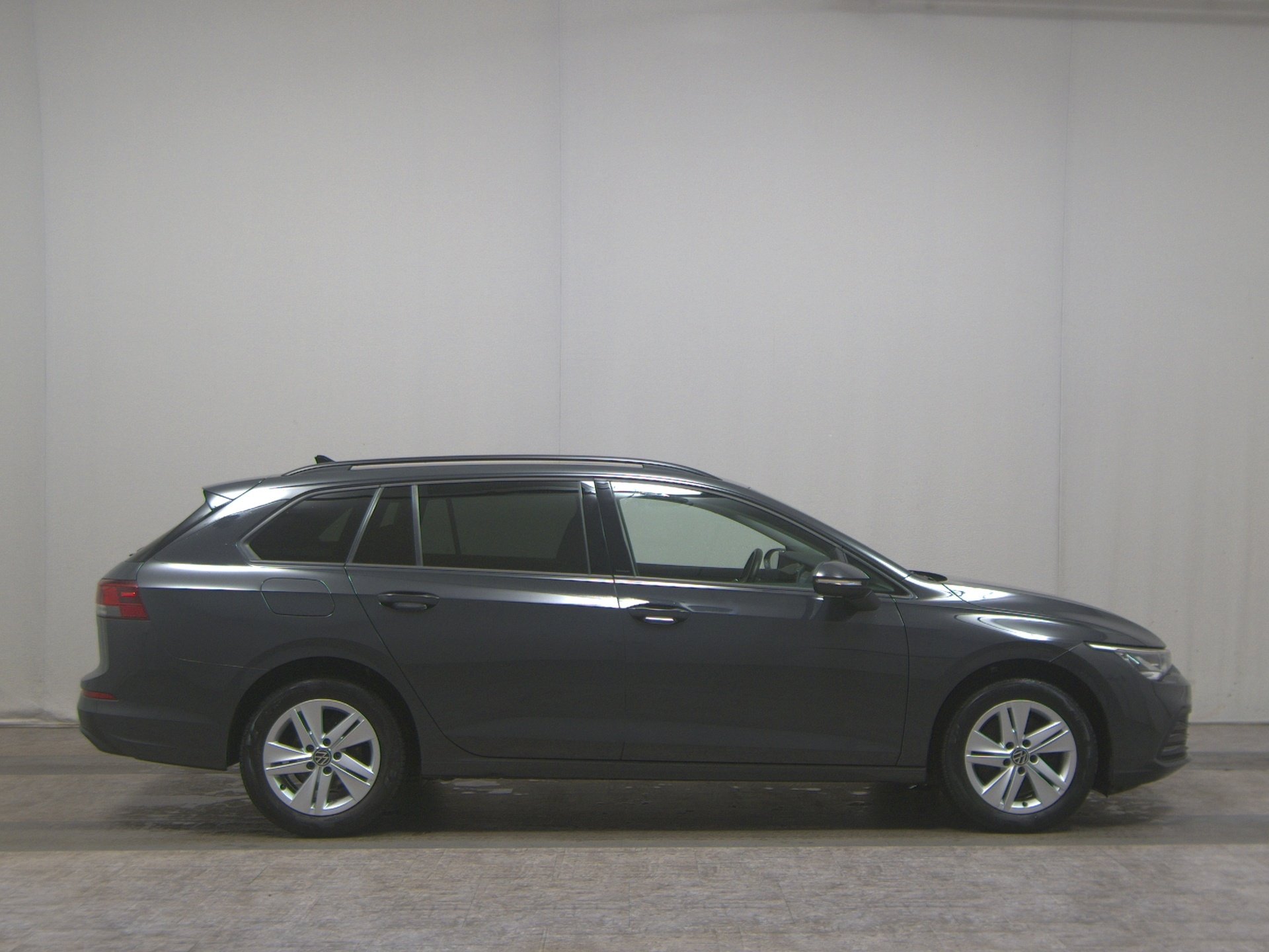 Volkswagen Golf-8 Var. 2.0 TDI Life Navi LED DC ACC PDC Shz