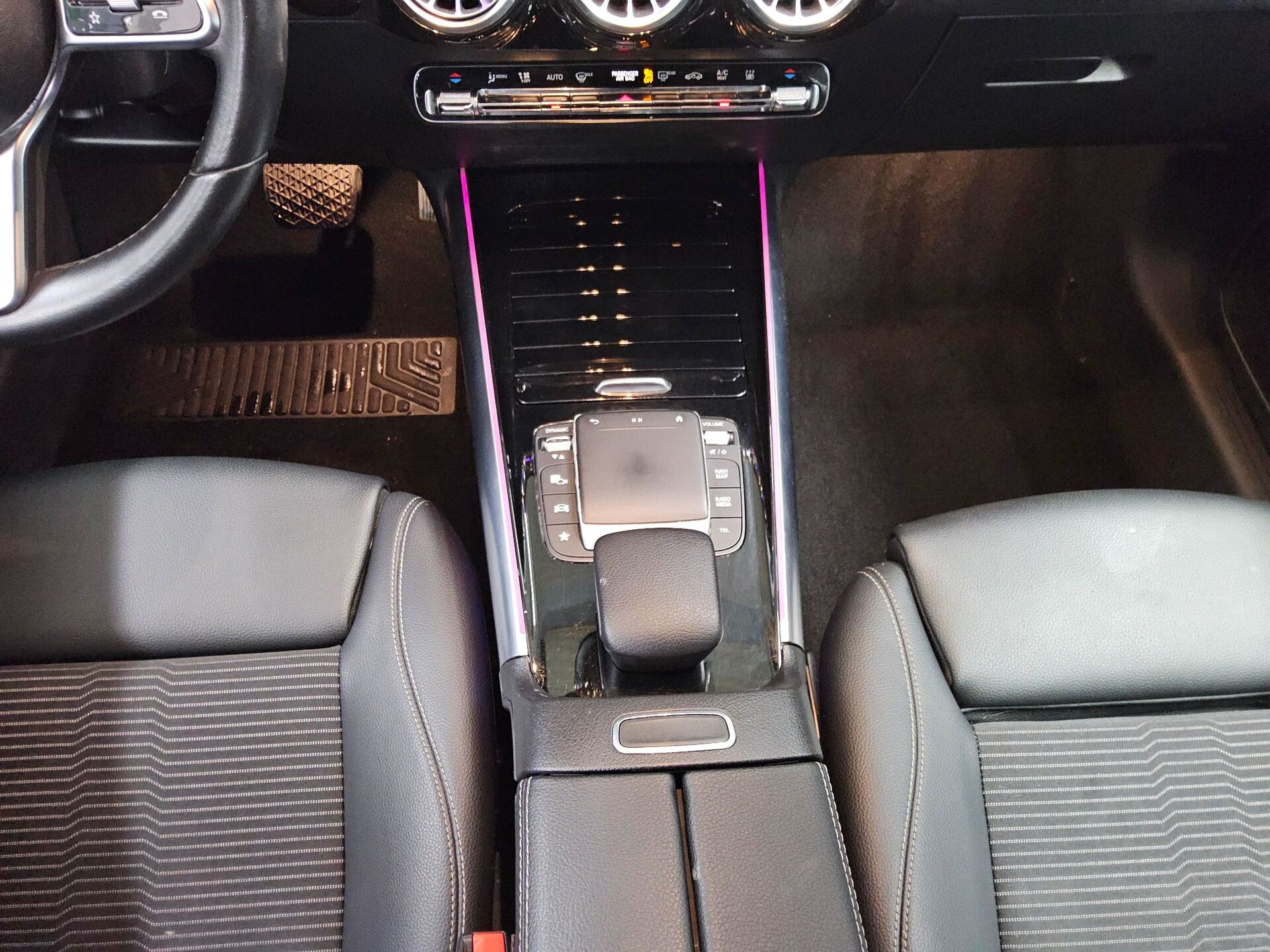 Mercedes-Benz GLA 250 e Progressive Navi LED Sound 360° 6