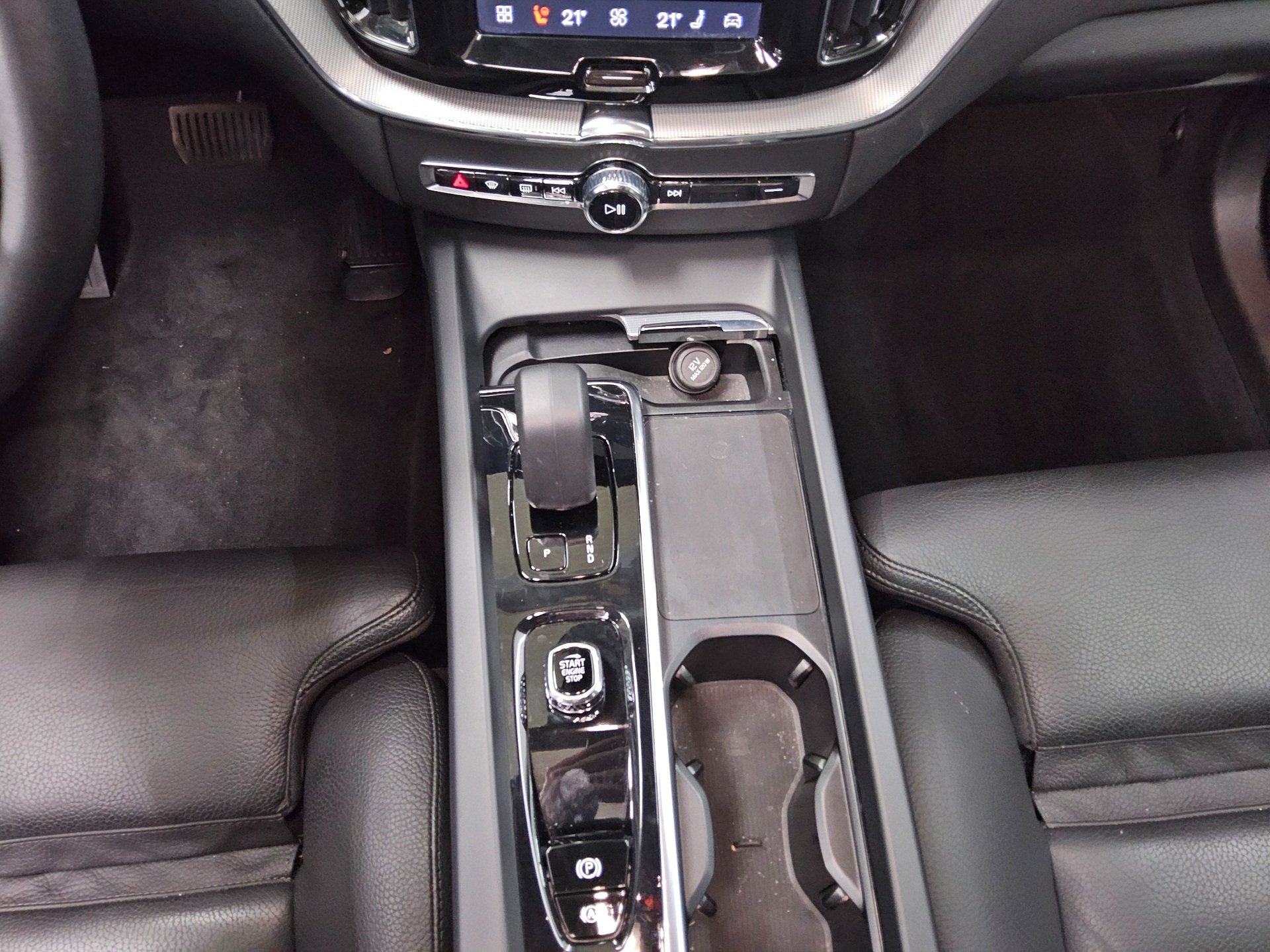 Volvo XC60 T6 AWD Plus Bright Recharge Plug-In Pano 6