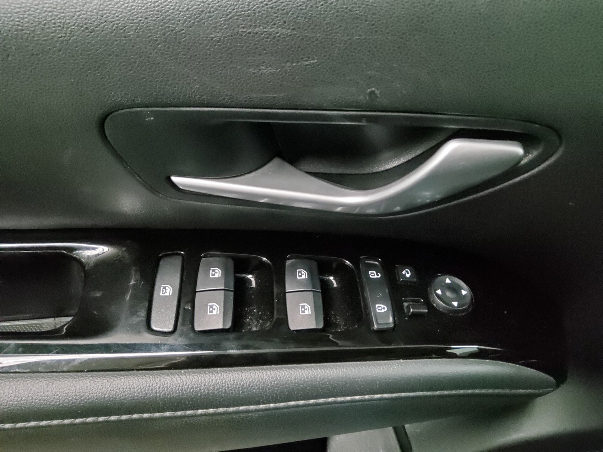 Hyundai Tucson 1.6 T-GDI Trend Navi LED AHK RfK PDC Shz 10