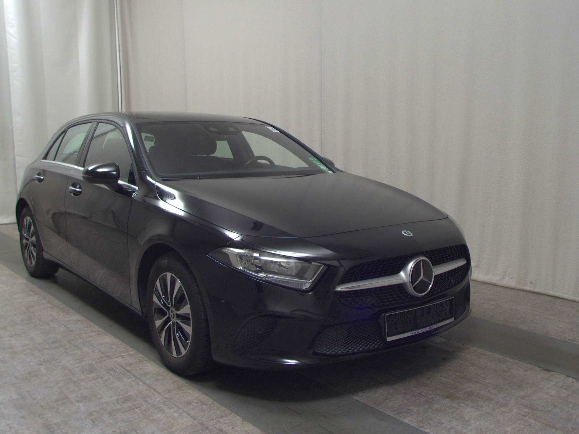 Mercedes-Benz A 200 d T-Leder Navi RFK StandHzg Distronic+ 3