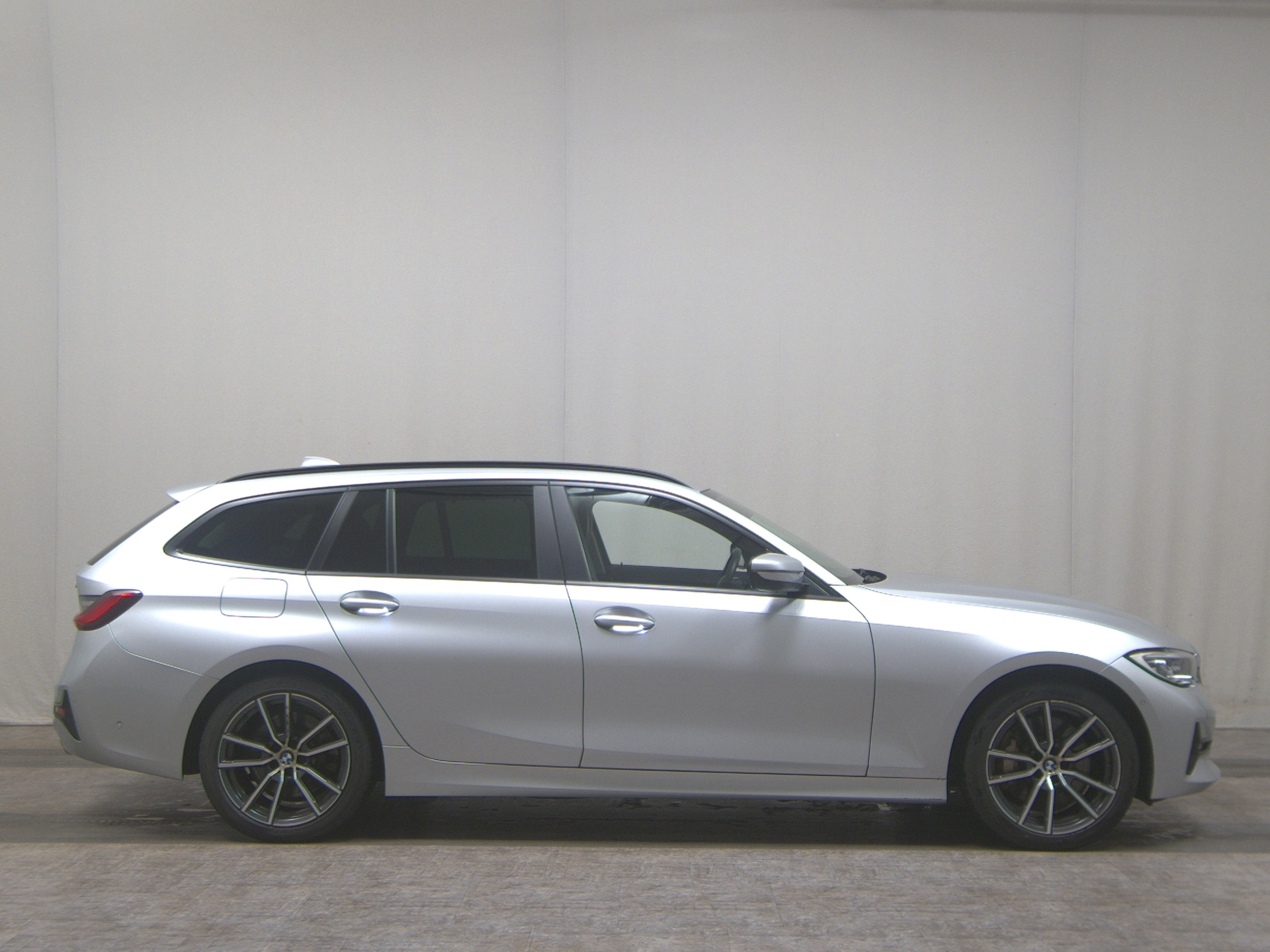 BMW 330e Touring Advantage Leder Navi Laser Pano
