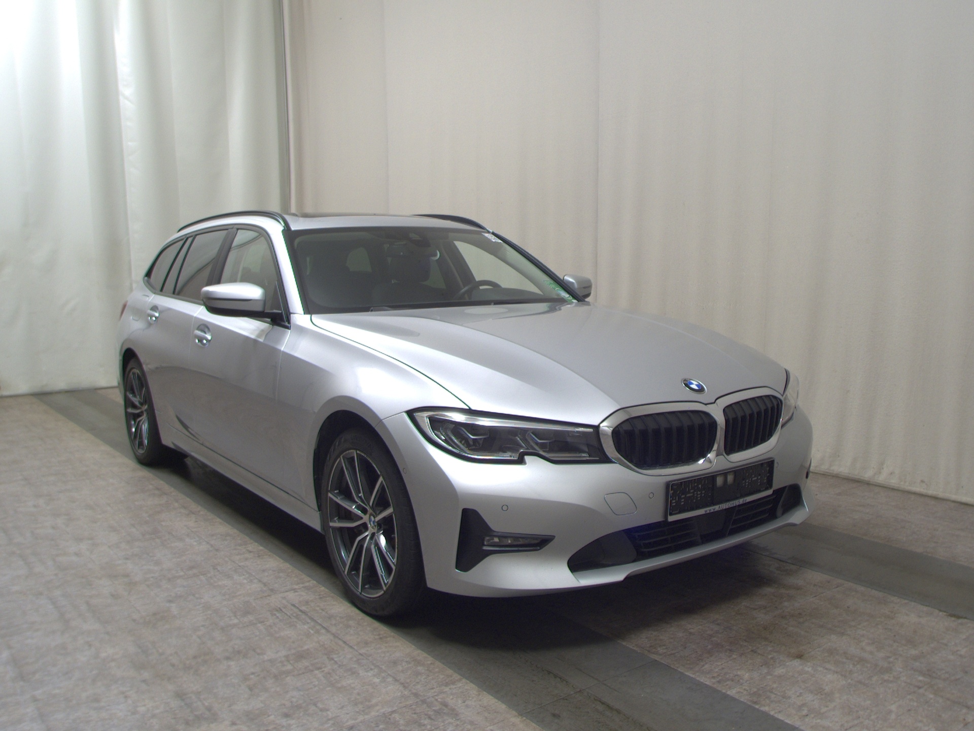 BMW 330e Touring Advantage Leder Navi Laser Pano 3