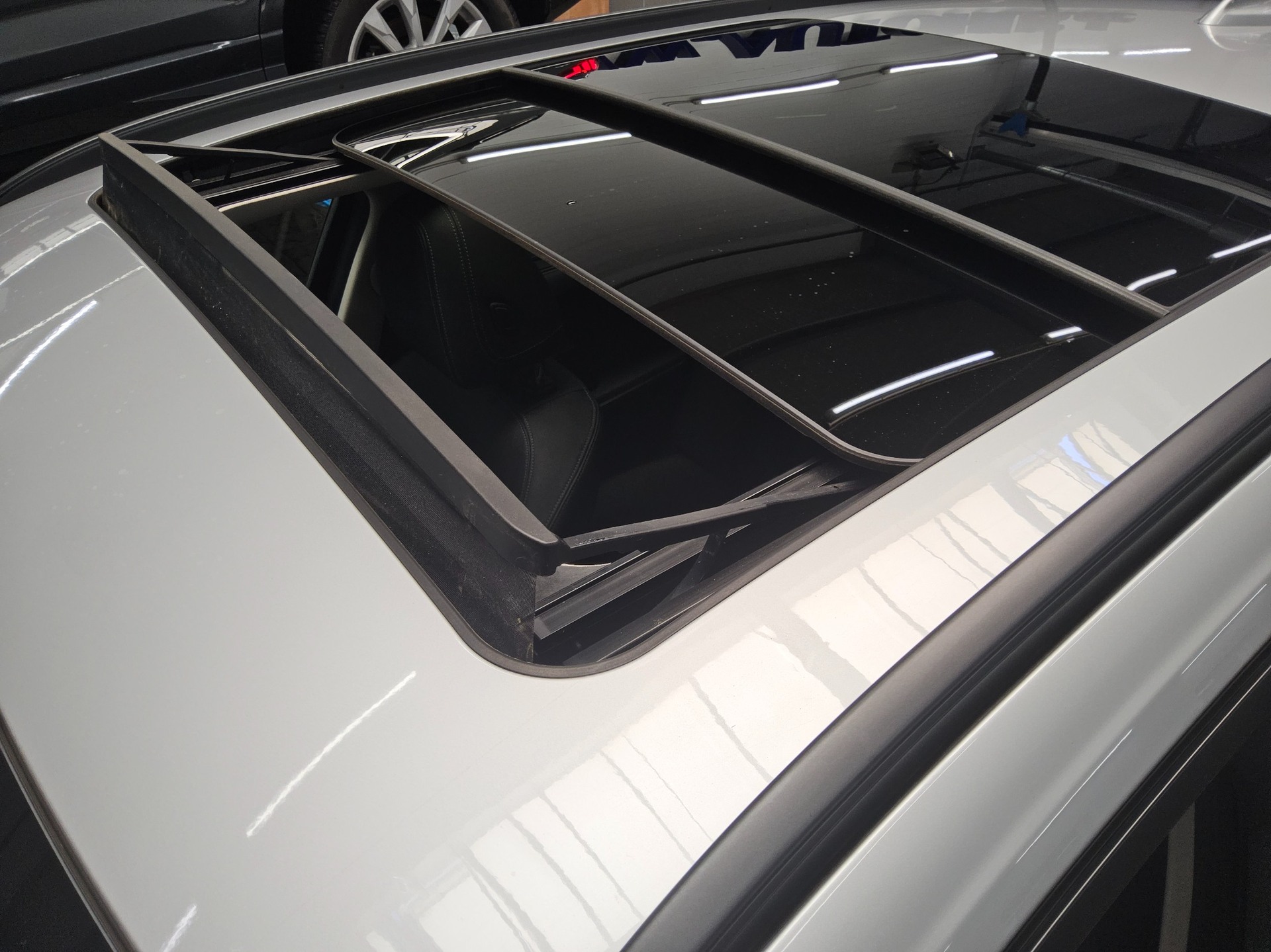 BMW 330e Touring Advantage Leder Navi Laser Pano 13