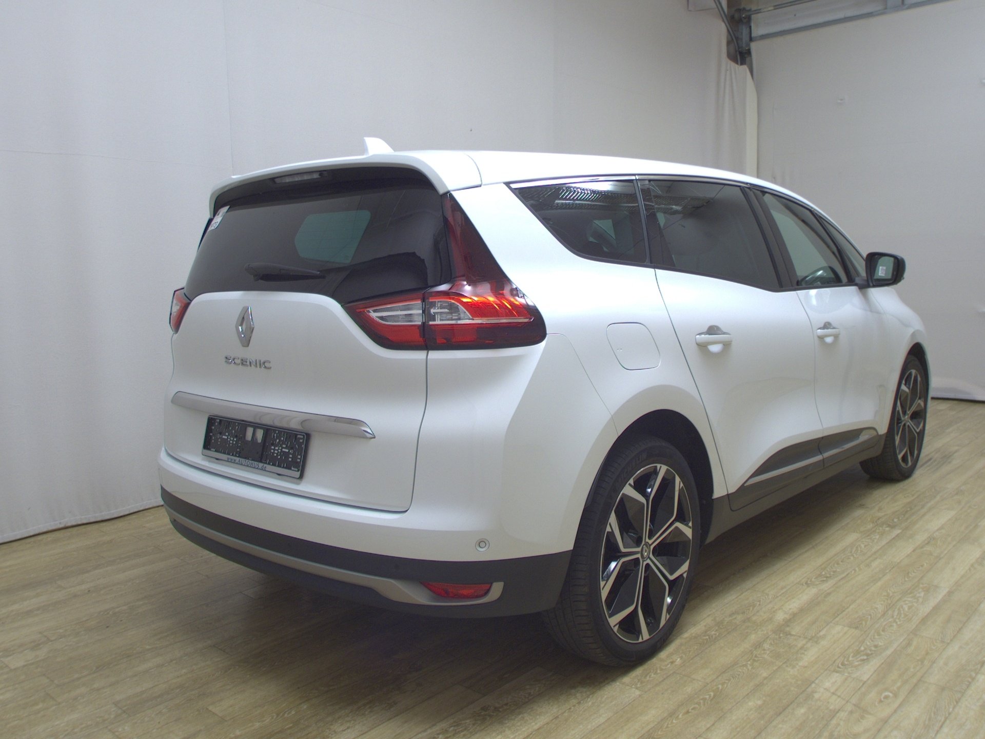 Renault Grand Scenic 1.3 TCe T-Leder Navi LED RfK PDC 4