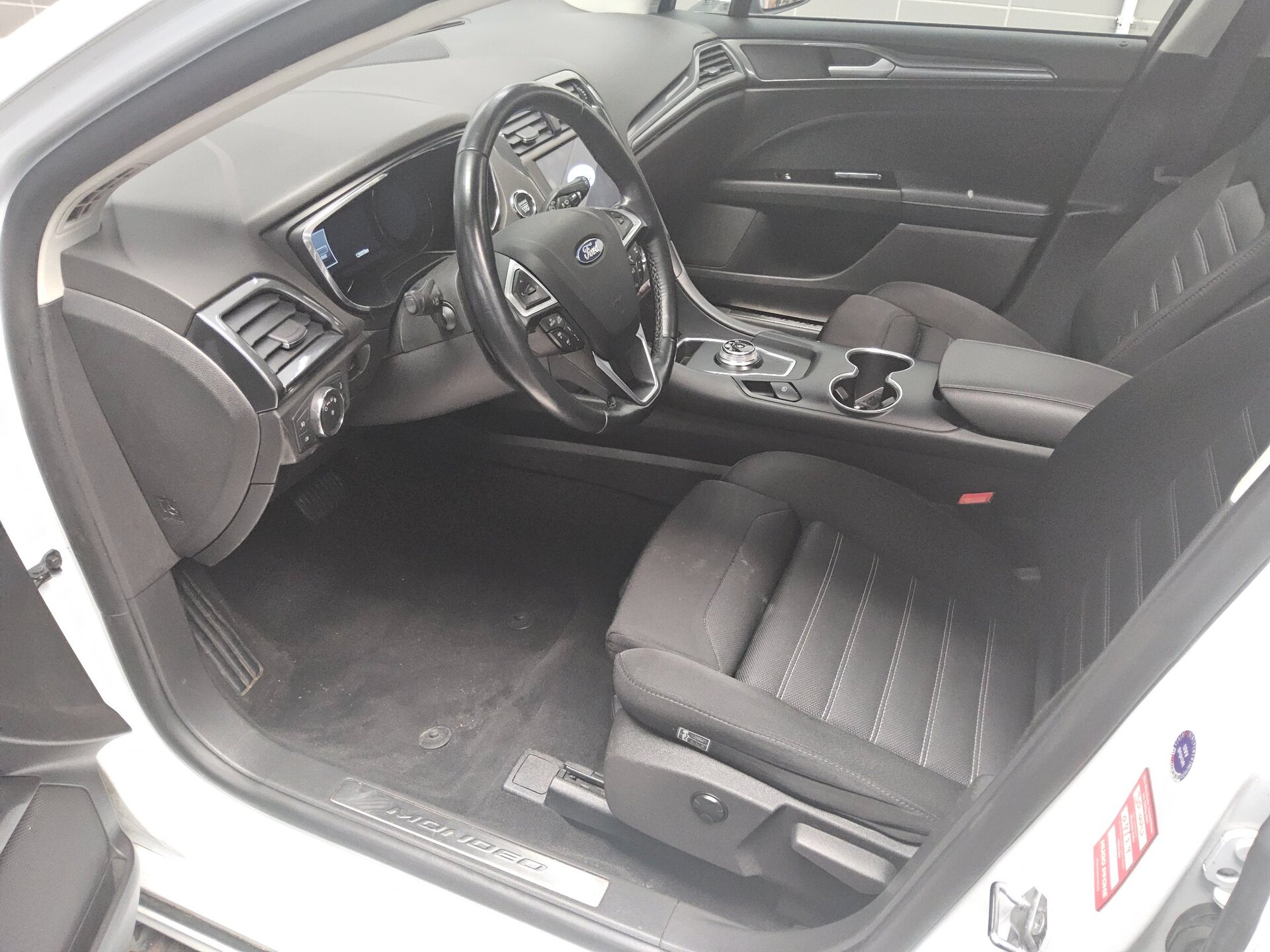 Ford Mondeo Turnier 2.0 EB Titanium Nav LED Pano ACC 8