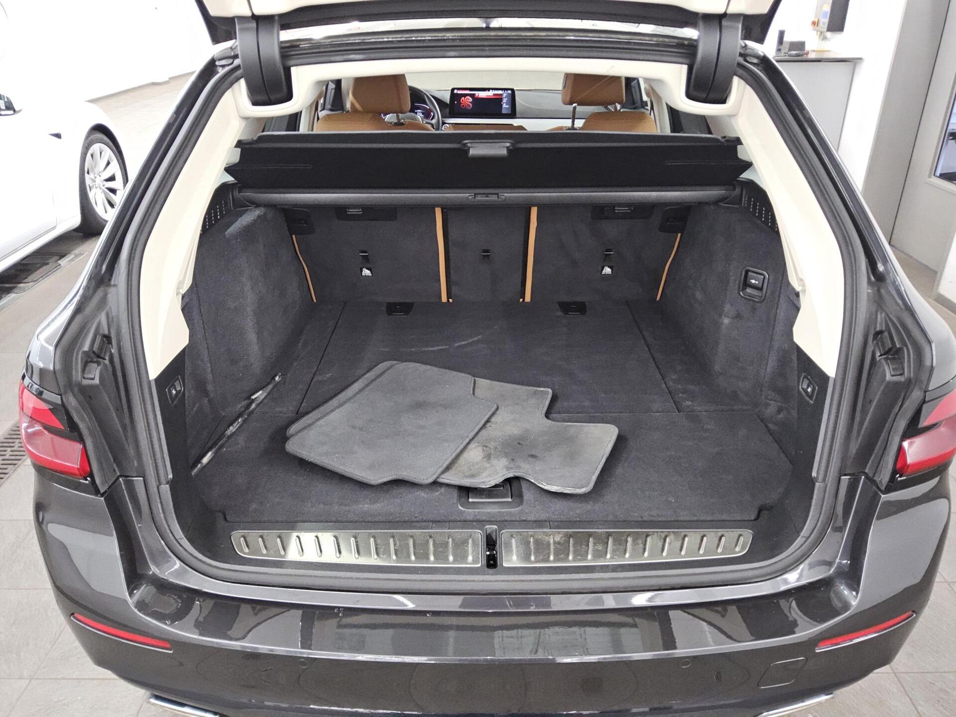 BMW 520dA Touring xDr Leder Navi LC-Pro RfK StHzg 12